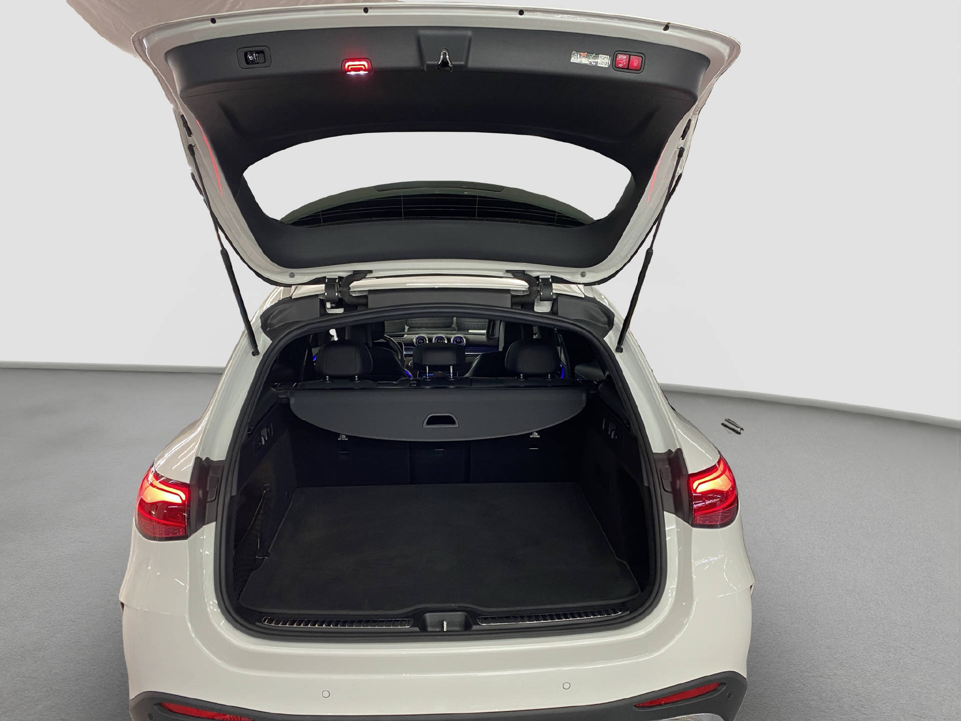 MERCEDES-BENZ GLC 300 AMG Line 4MATIC-image-12