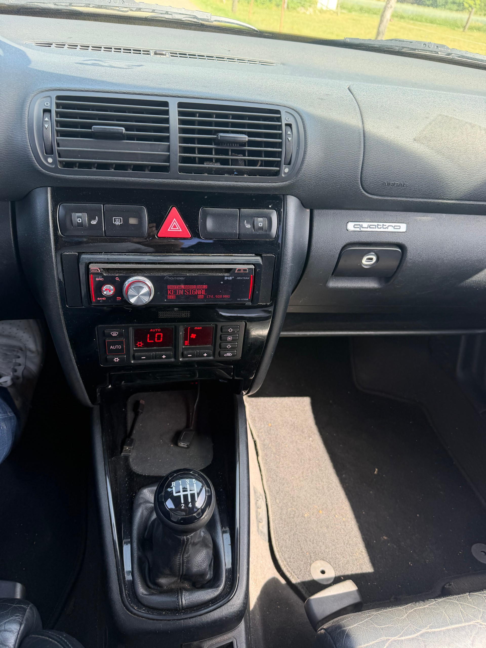 AUDI S3 quattro-image-10