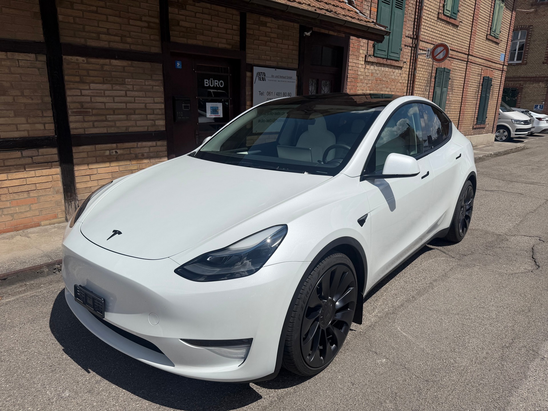 TESLA Model Y Performance