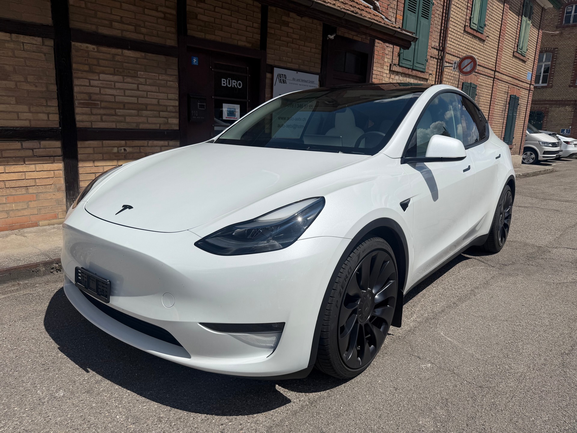 TESLA Model Y Performance-image-1