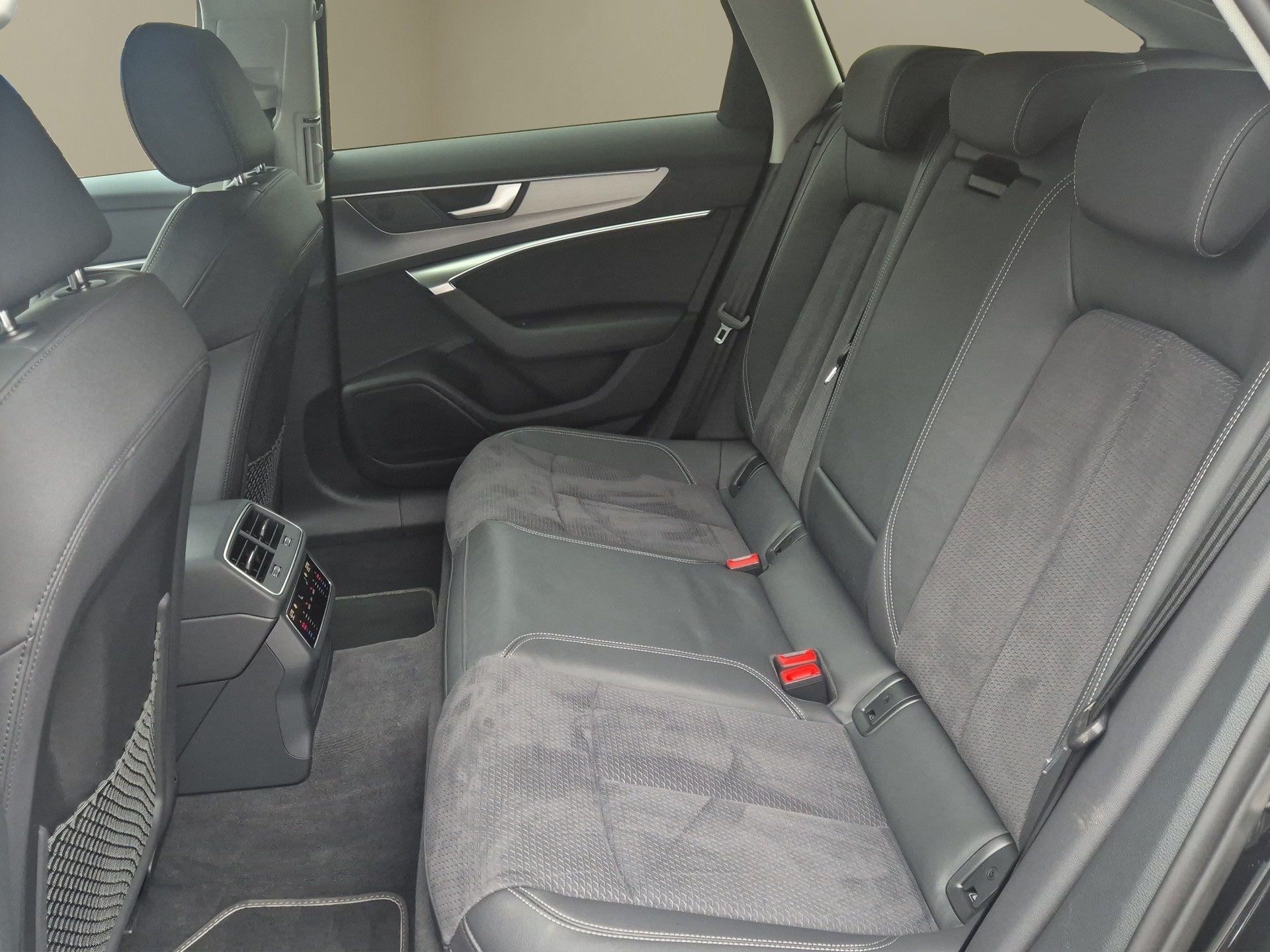 AUDI A6 Avant 55 TFSIe Sport quattro S-tronic-image-14
