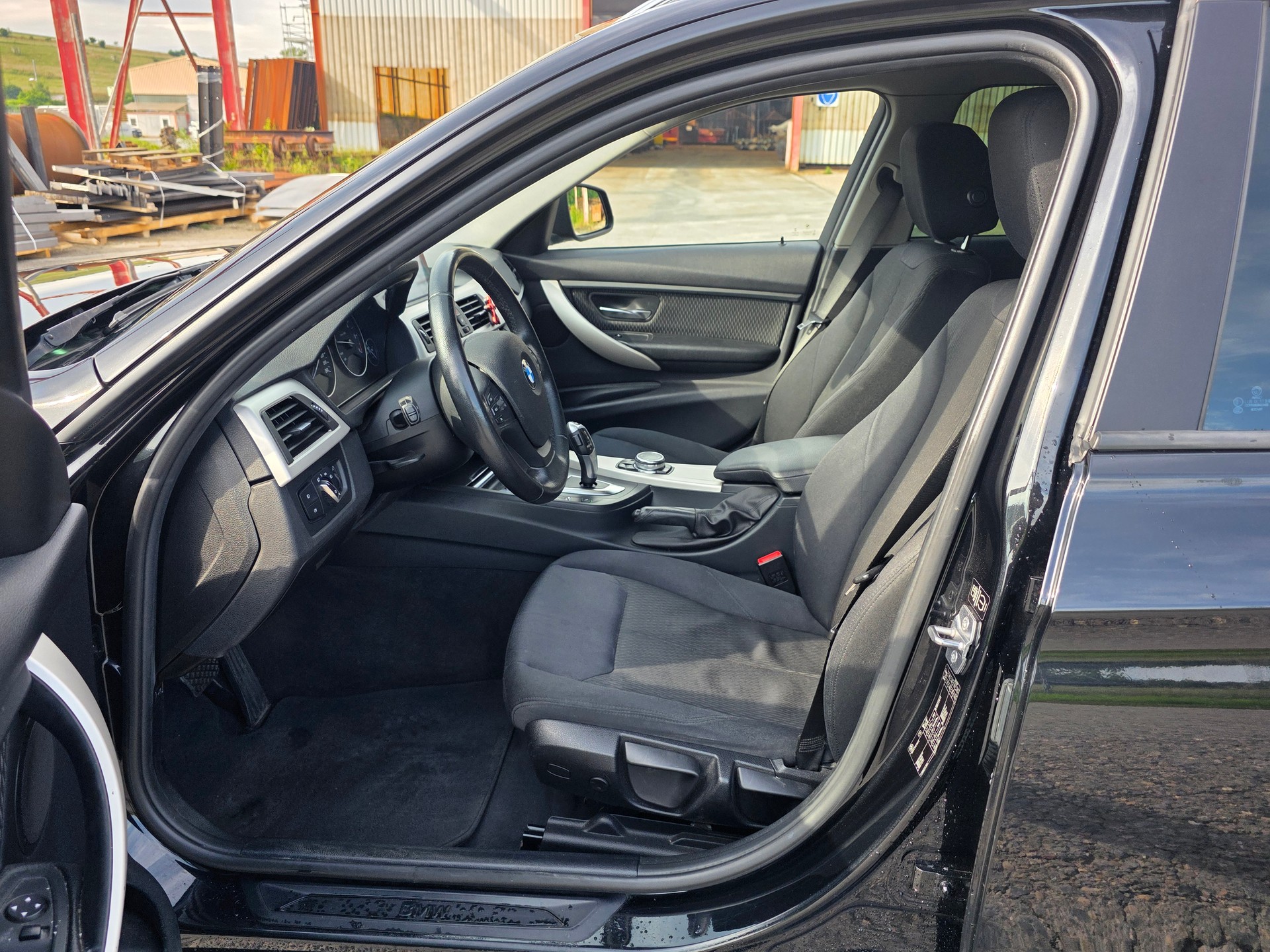 BMW 320d Touring Steptronic / Neu ab Mfk-image-7
