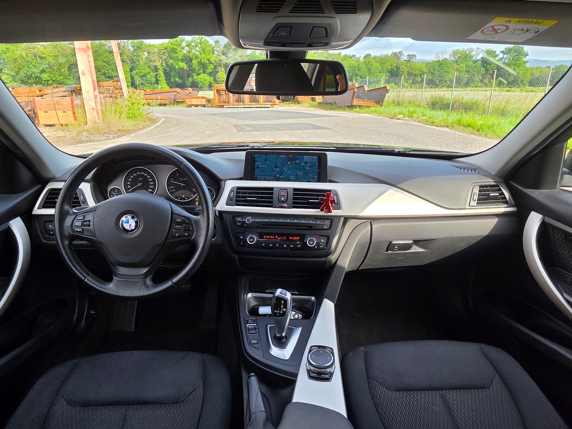 BMW 320d Touring Steptronic / Neu ab Mfk-image-11