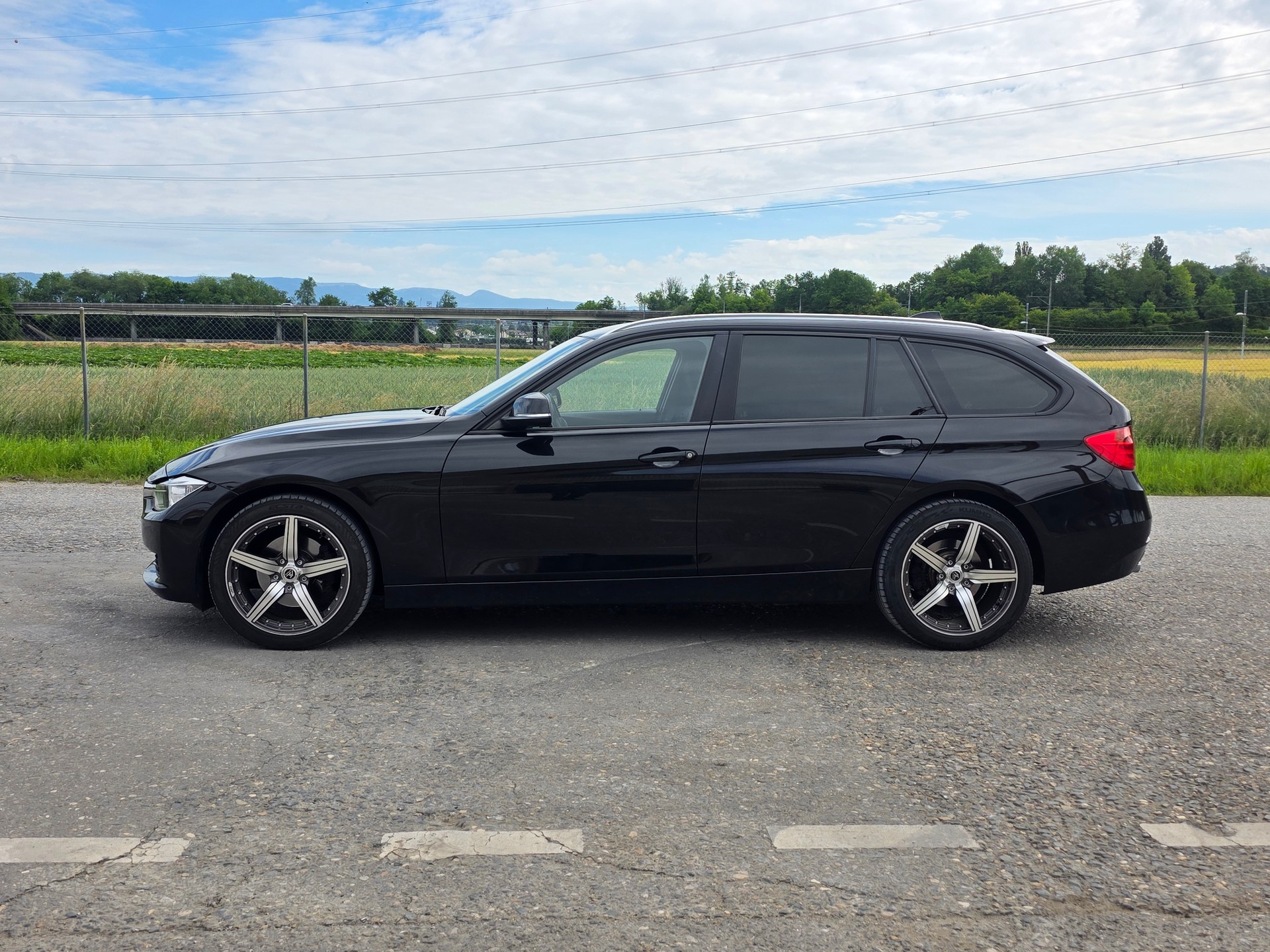 BMW 320d Touring Steptronic / Neu ab Mfk-image-2