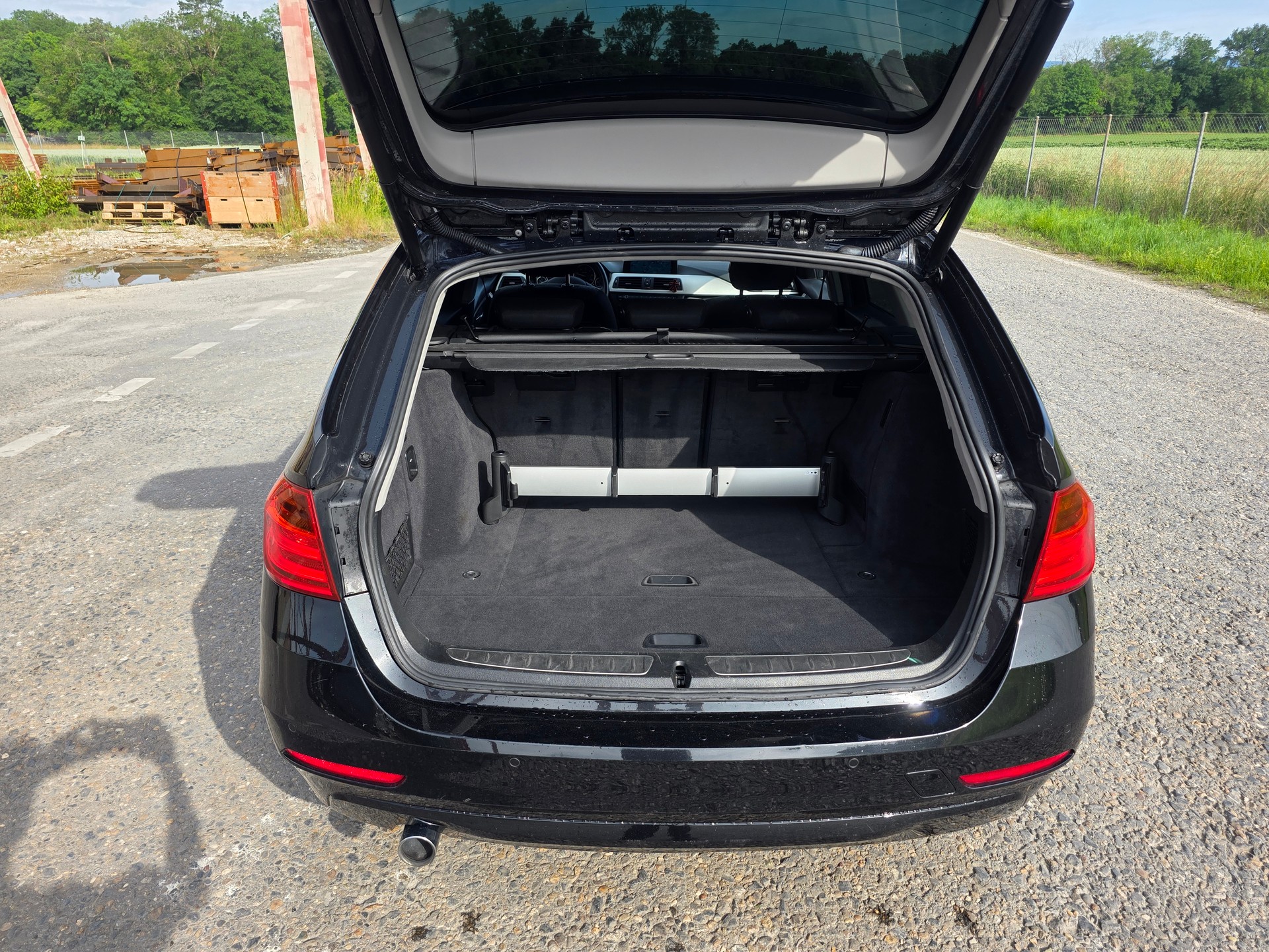 BMW 320d Touring Steptronic / Neu ab Mfk-image-12