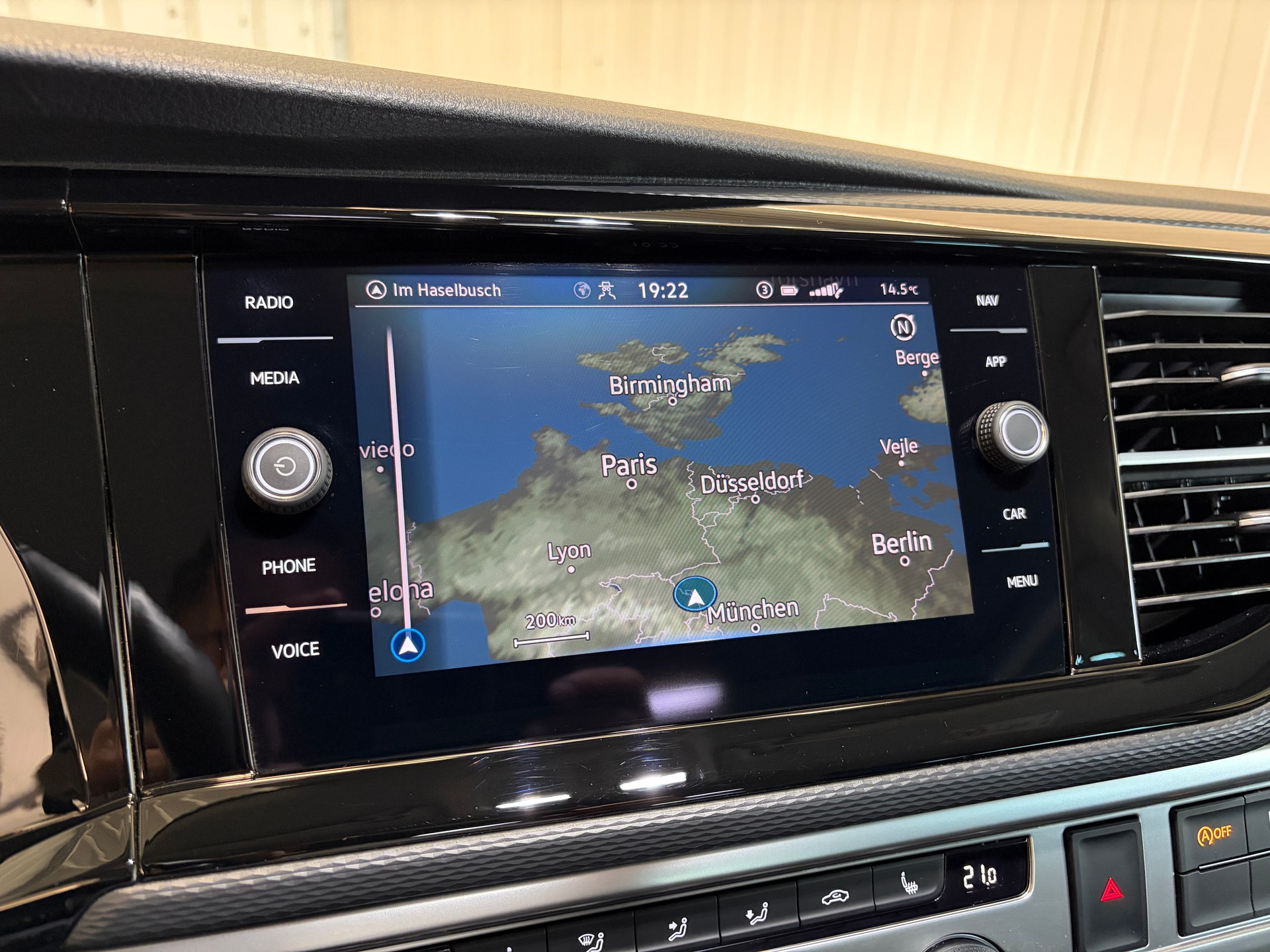 VW T6.1 Multivan EDITION 2.0 Bi-TDI DSG 4Motion-image-13