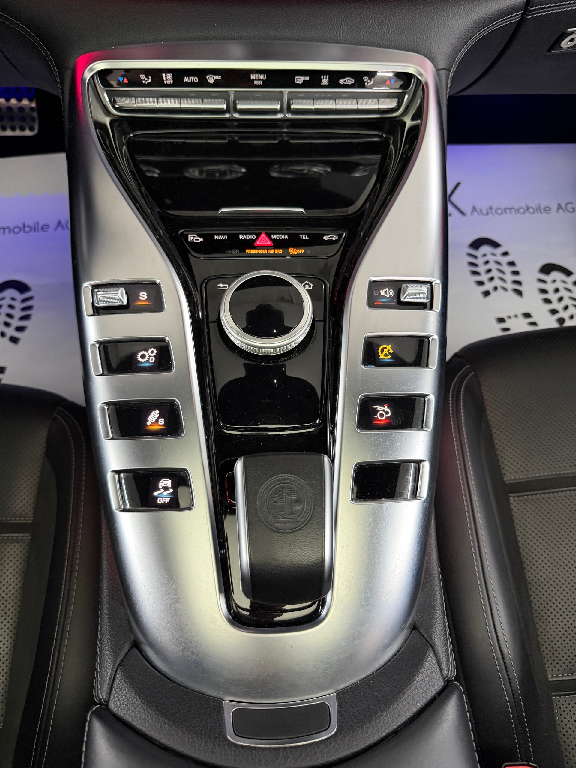 MERCEDES-BENZ AMG GT 4 43 4Matic+ obsidian black Speedshift TCT / Glasdach / 360° Kamera / Head-Up / Burmester / Night Paket /-image-17