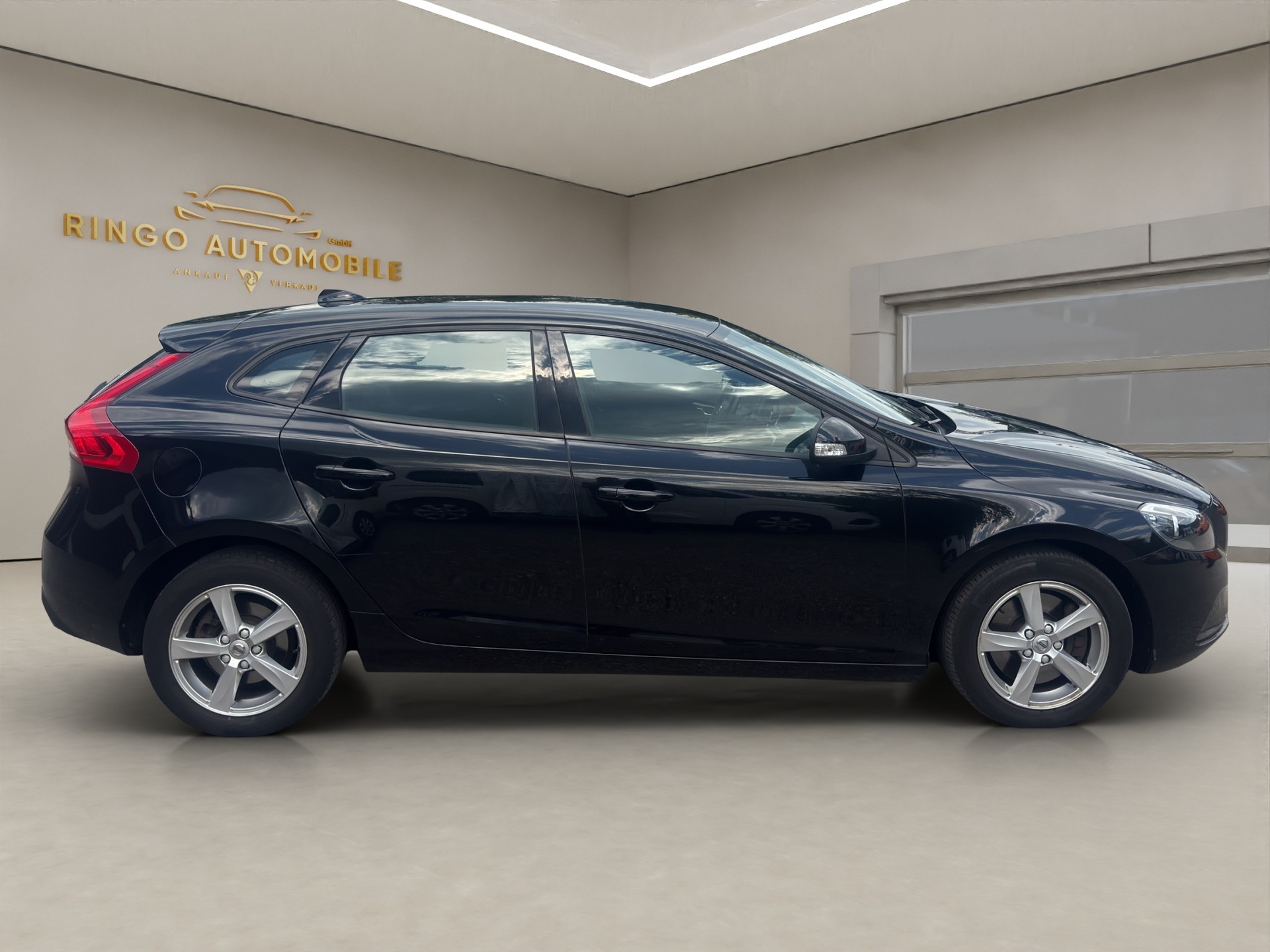 VOLVO V40 D3 Dynamic Edition Geartronic-image-7
