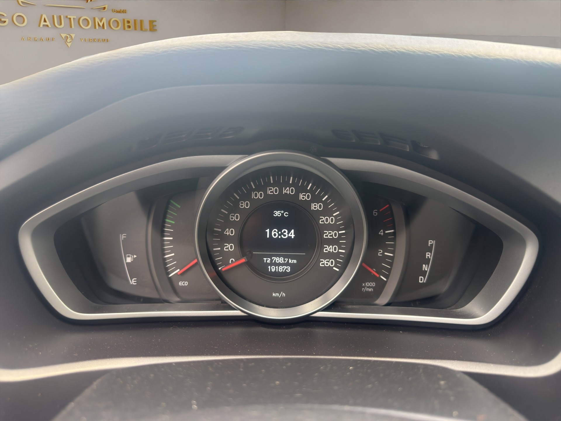 VOLVO V40 D3 Dynamic Edition Geartronic-image-9