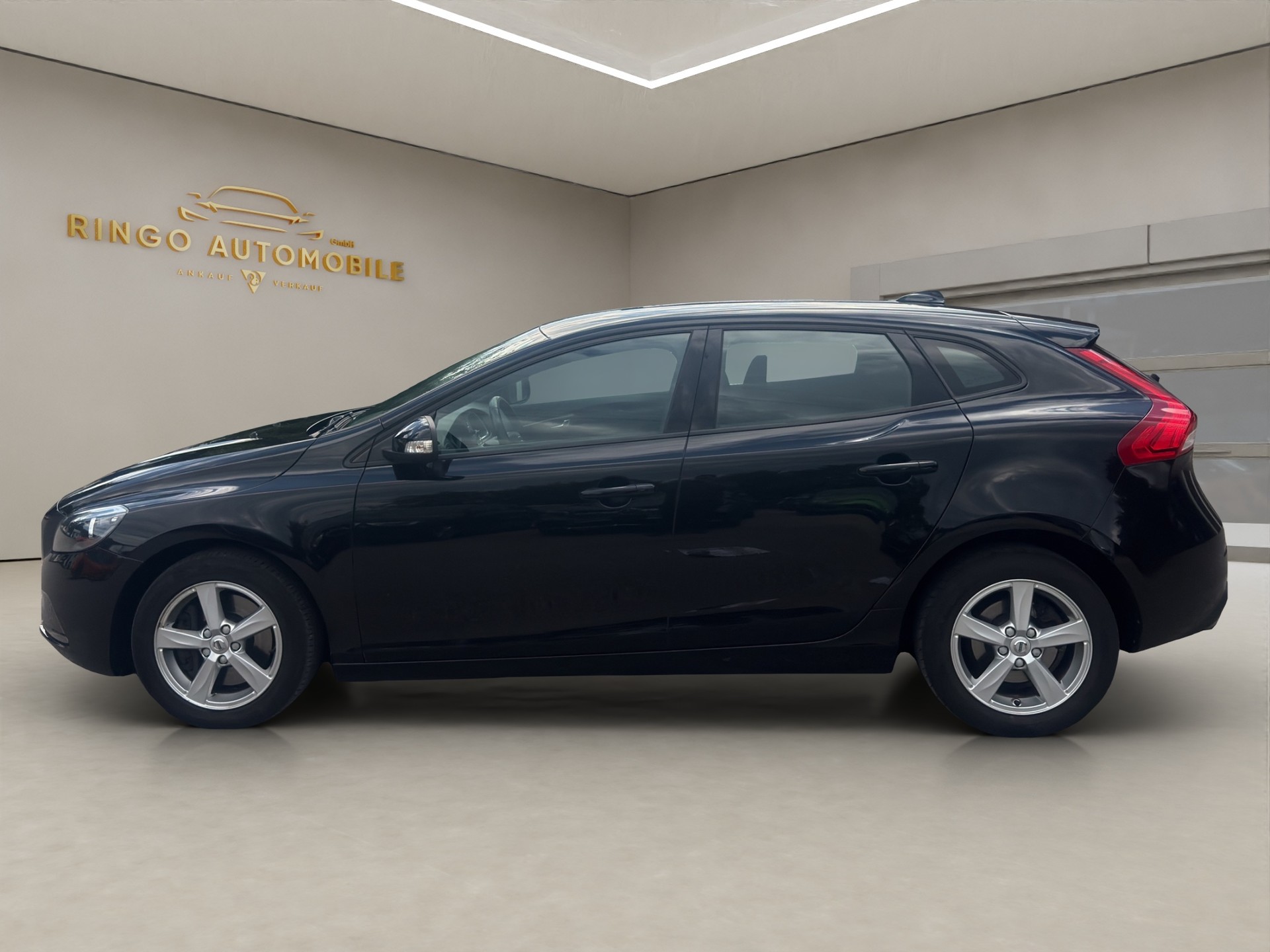 VOLVO V40 D3 Dynamic Edition Geartronic-showroom-element-3