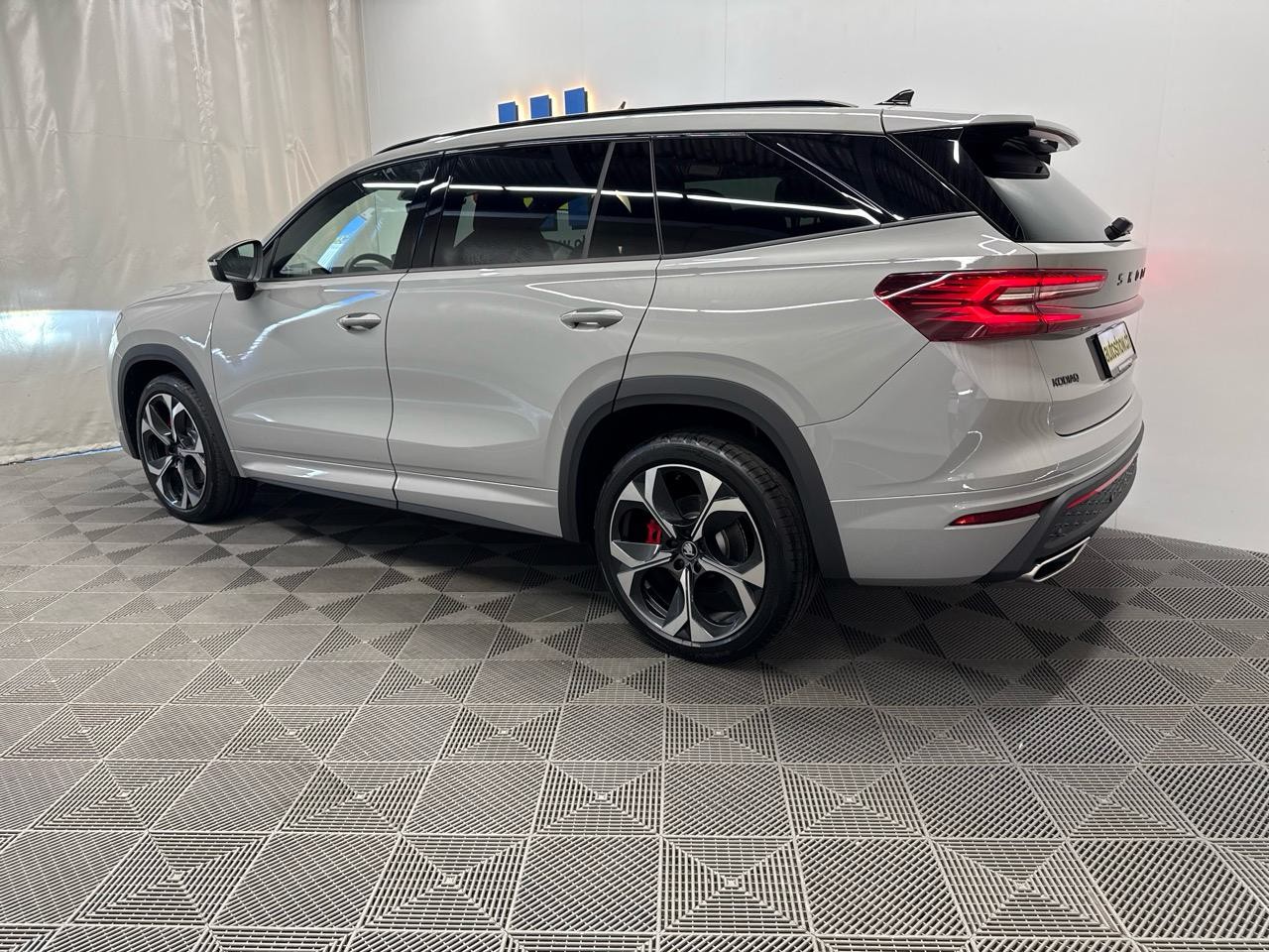 SKODA Kodiaq 2.0 TSI RS 4x4-showroom-element-1