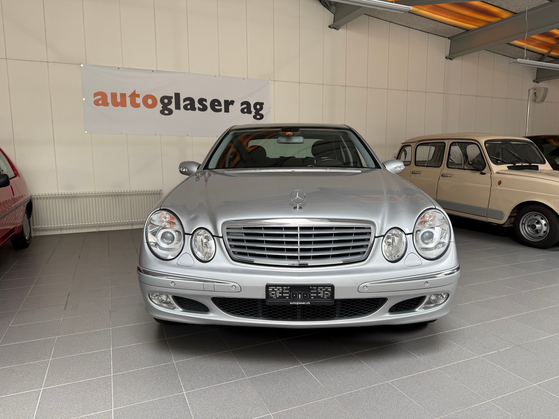 MERCEDES-BENZ E 320 Avantgarde Automatic-showroom-element-3