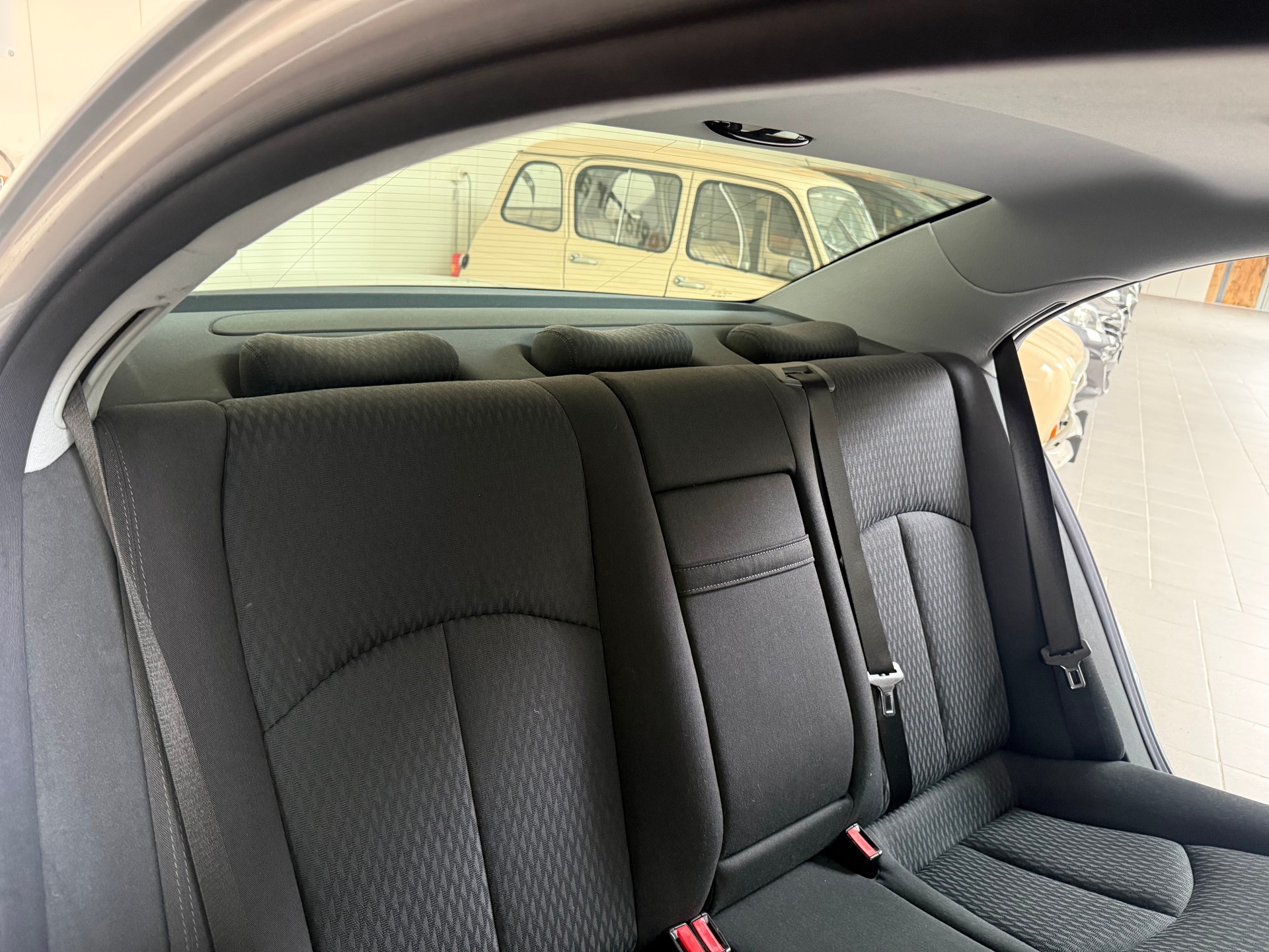 MERCEDES-BENZ E 320 Avantgarde Automatic-image-7