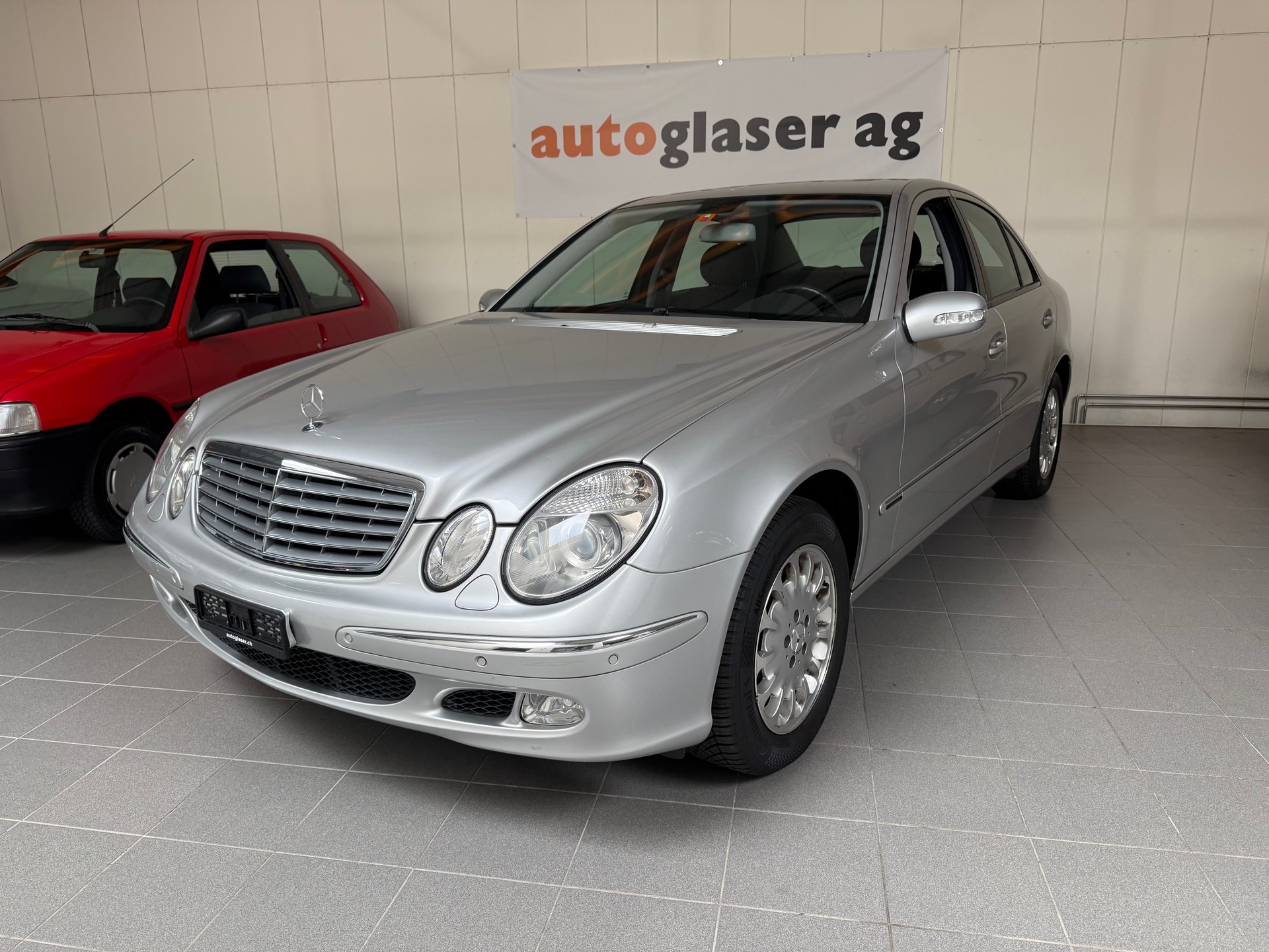 MERCEDES-BENZ E 320 Avantgarde Automatic-showroom-element-2