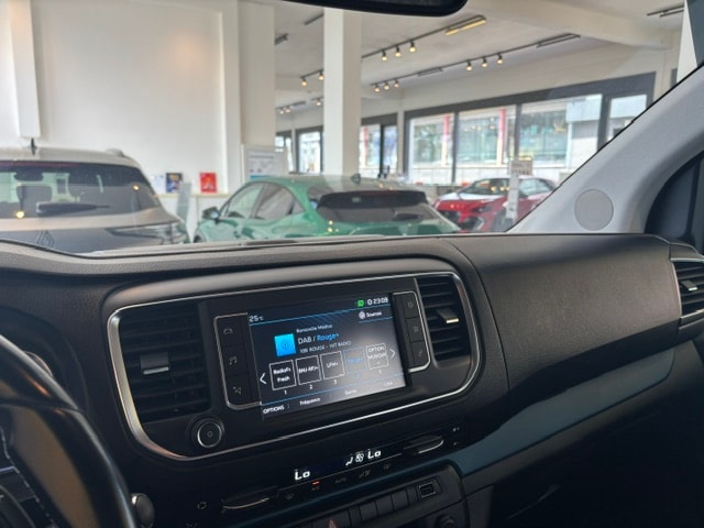 PEUGEOT TRAVELLER BRAVIA 2.0 BlueHdi 180 CV EAT8-image-11