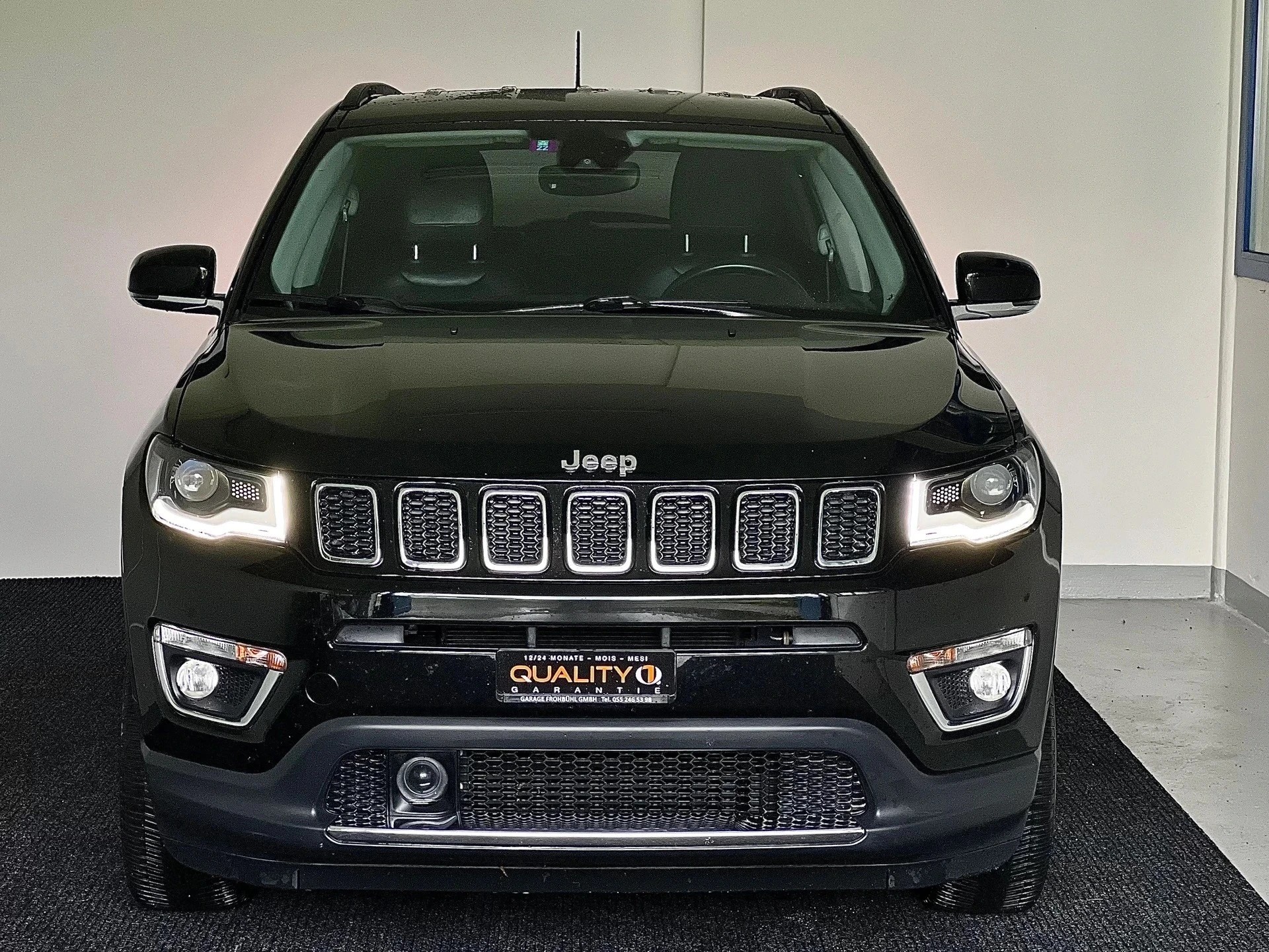 JEEP Compass 2.0CRD Limited AWD 9ATX-showroom-element-1