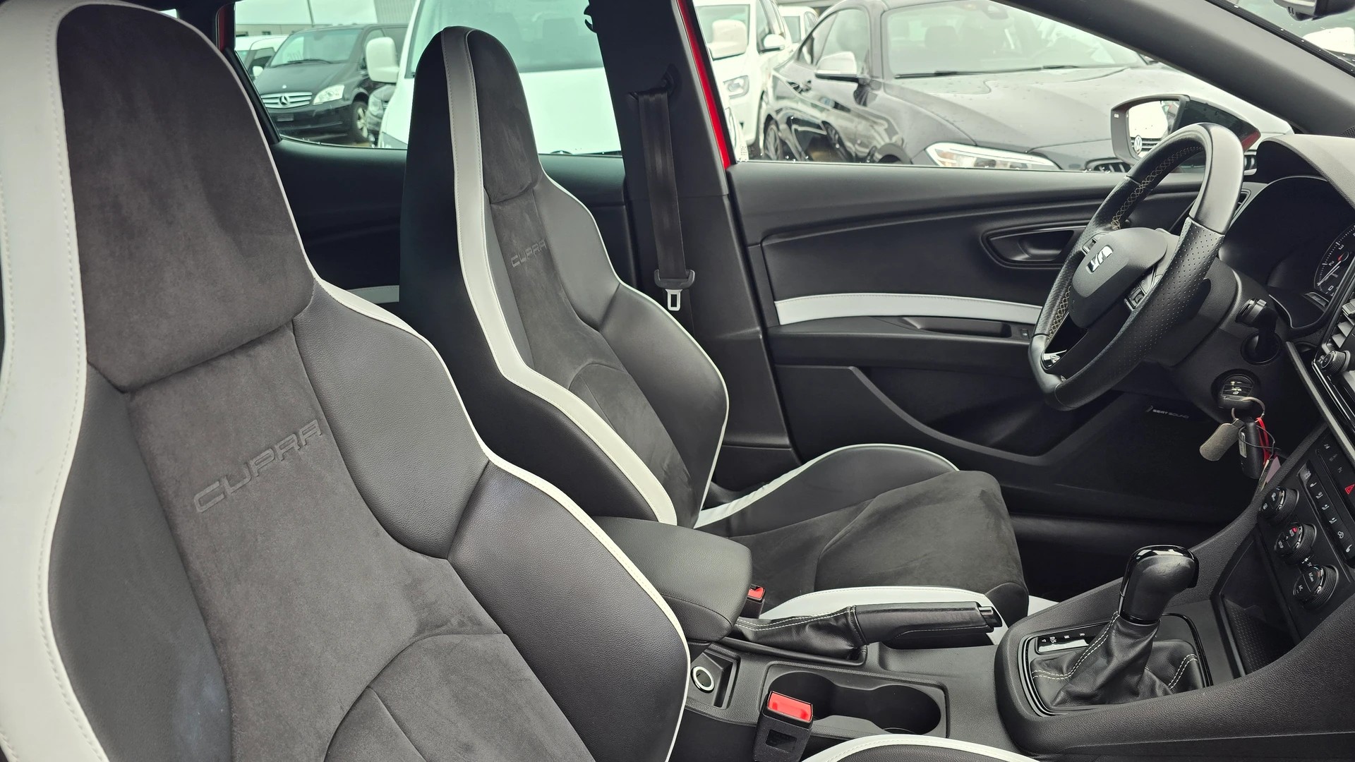 SEAT 2.0 TSI 280 Cupra DSG-image-10