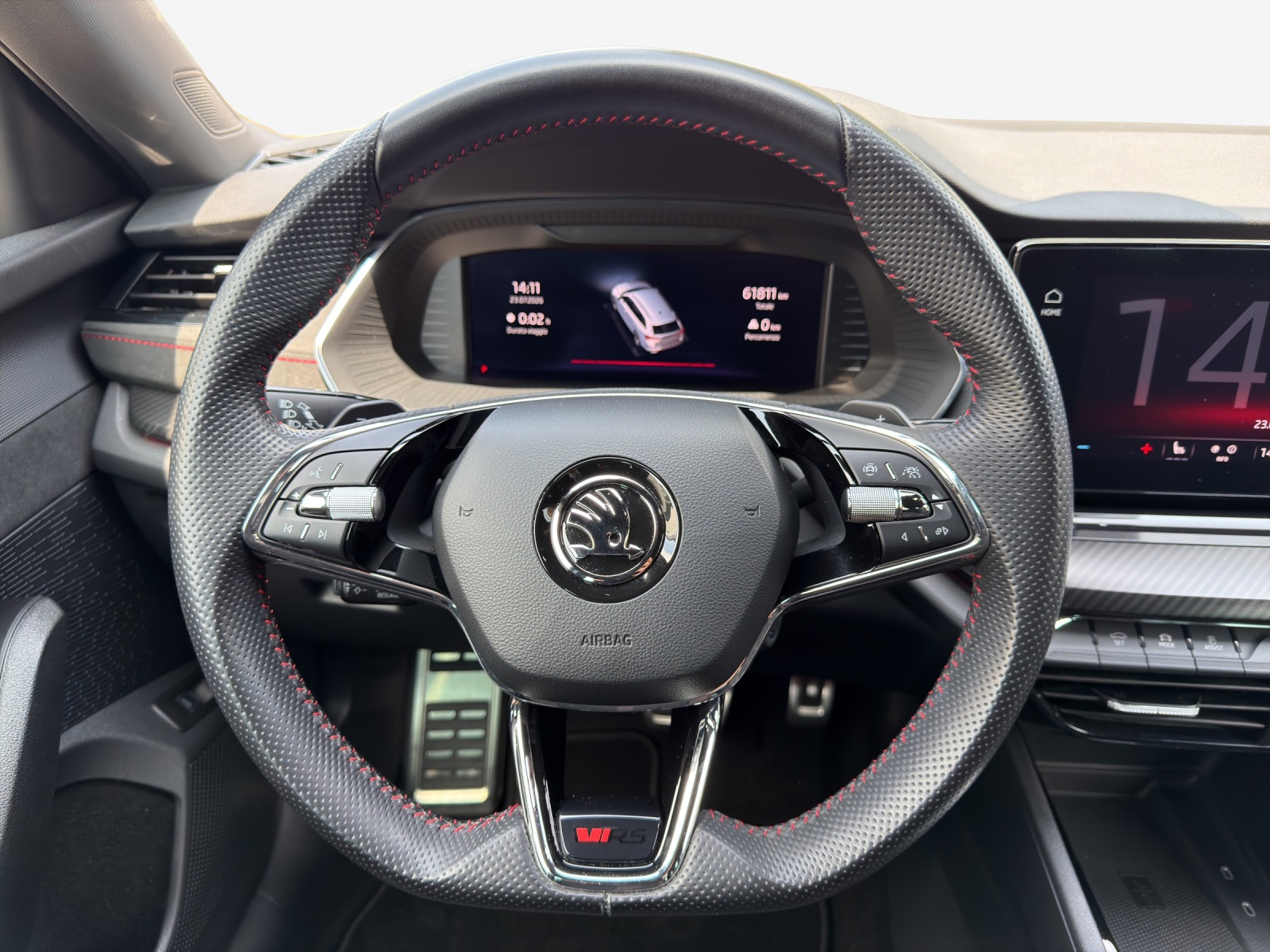SKODA Octavia Combi 2.0 TSI DSG RS-image-9