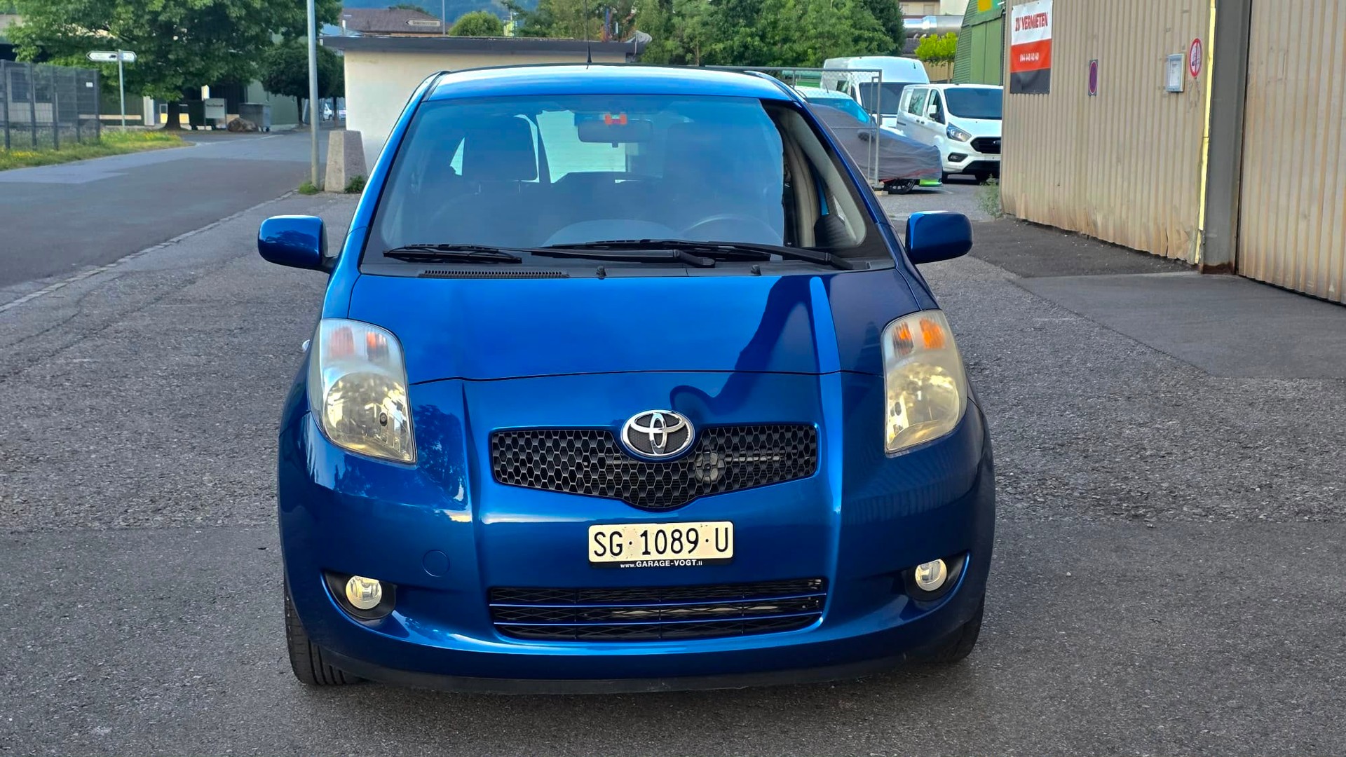 TOYOTA Yaris 1.3 Linea Sol