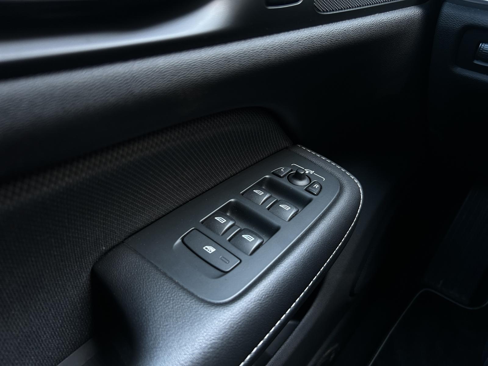 VOLVO S60 B5 AWD Benzin Mild Hybrid R-Design Geartronic-image-20