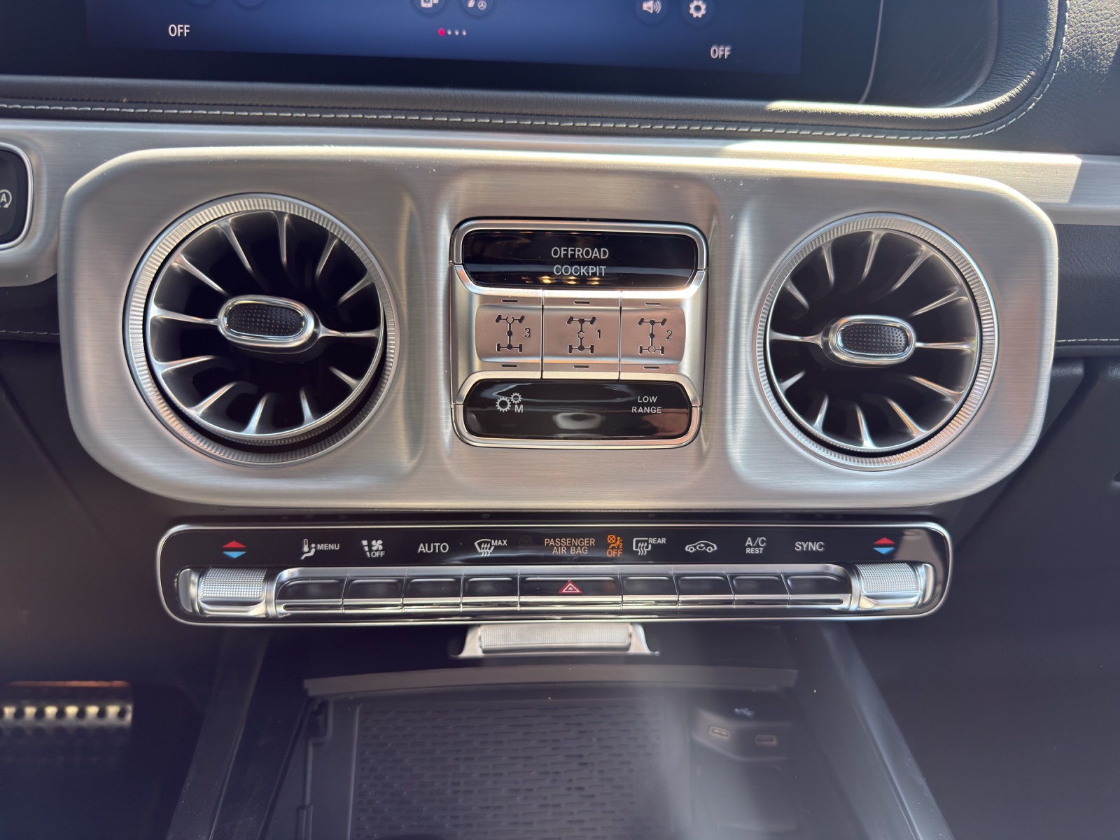 MERCEDES-BENZ G 450d 9G-Tronic-image-11