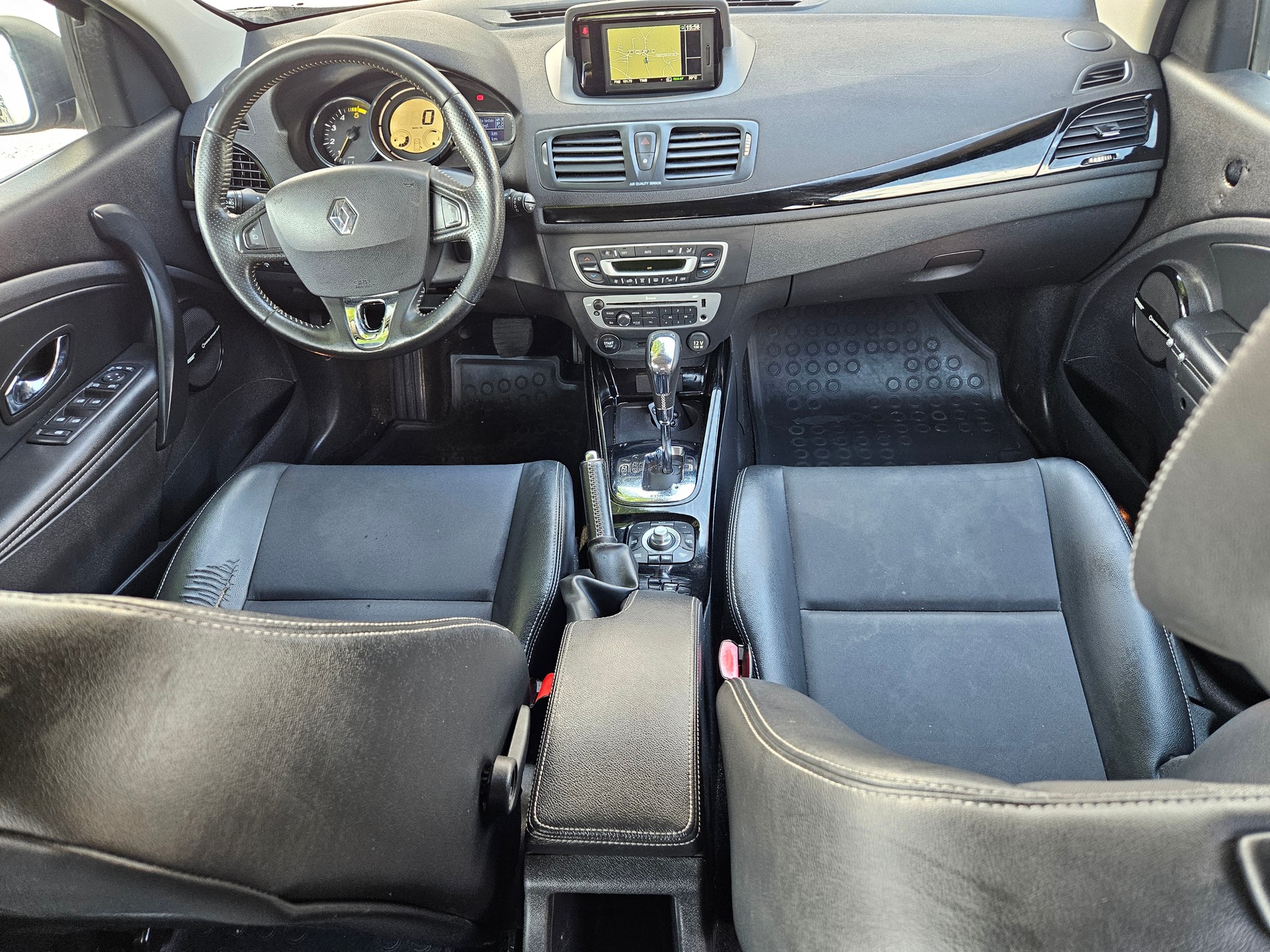 RENAULT Mégane Grandtour 1.5 dCi Swiss Edition EDC-image-12