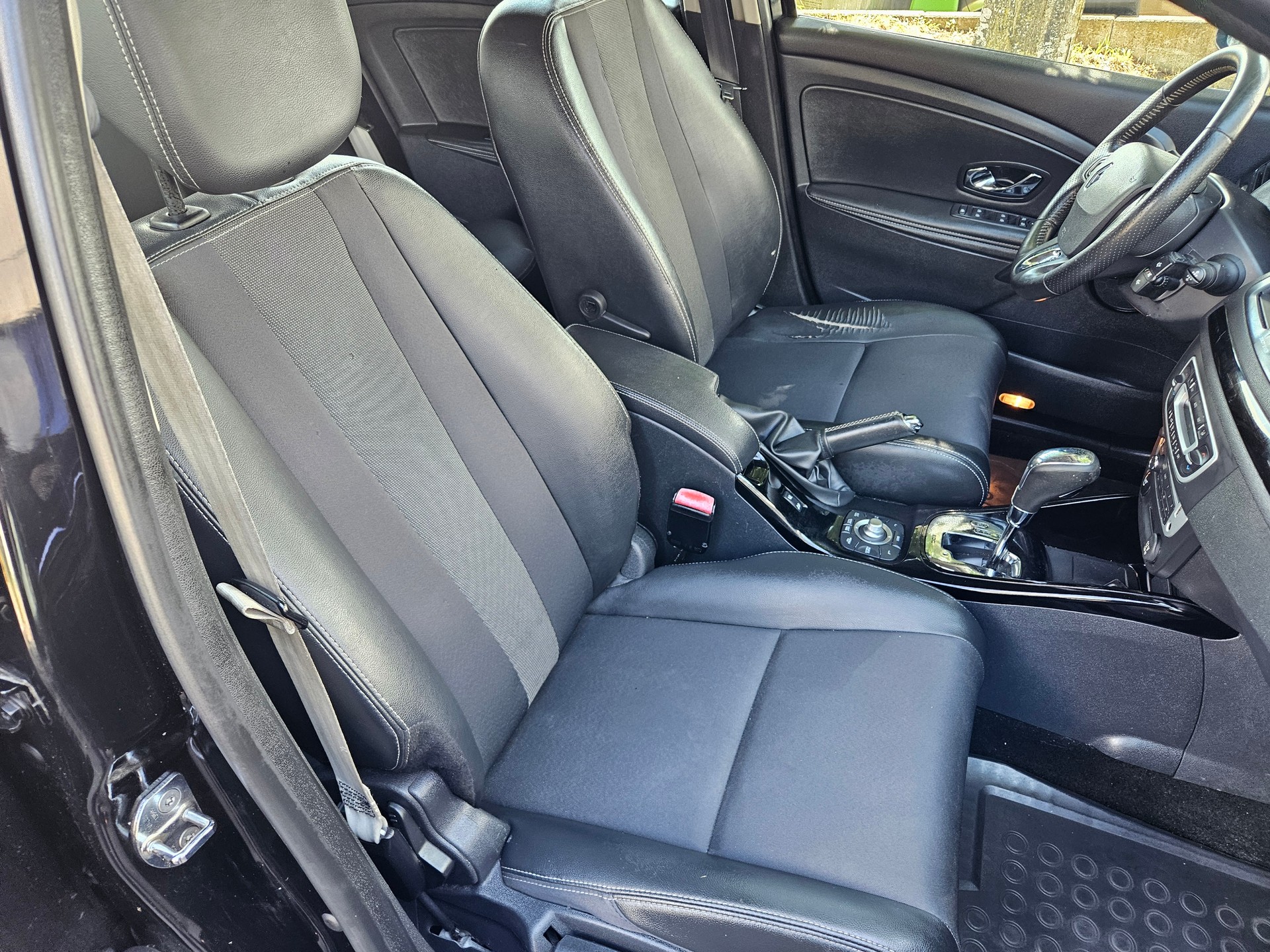 RENAULT Mégane Grandtour 1.5 dCi Swiss Edition EDC-image-14
