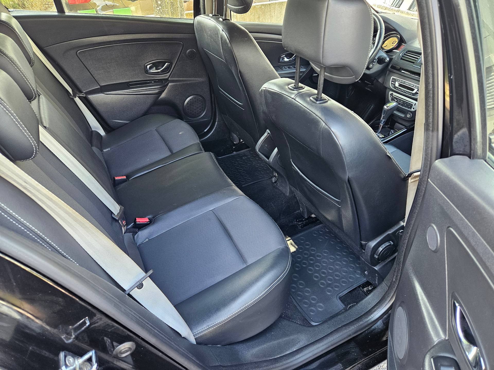 RENAULT Mégane Grandtour 1.5 dCi Swiss Edition EDC-image-10