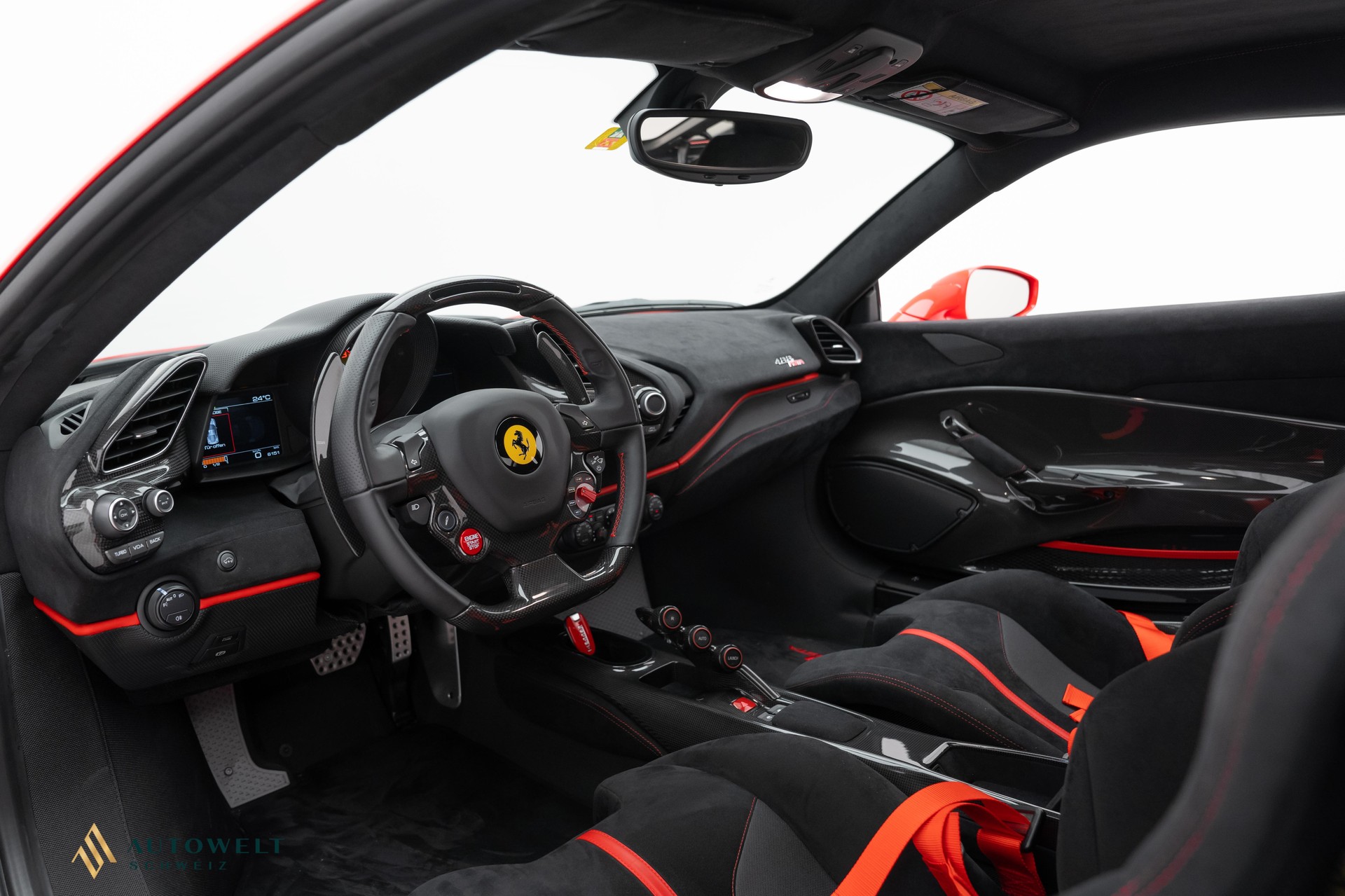 FERRARI 488 Pista 3.9 V8-showroom-element-2