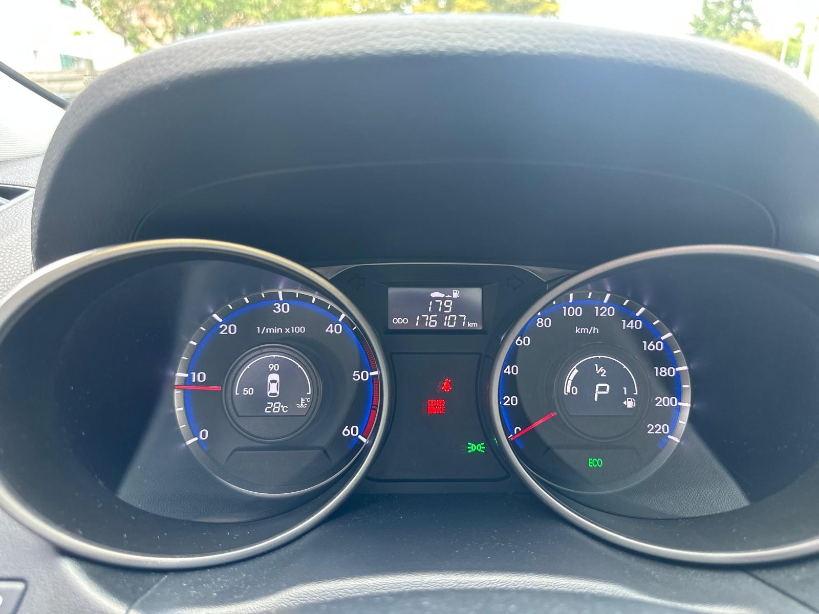 HYUNDAI iX 35 2.0 CRDi Style 4WD Automatic-image-11
