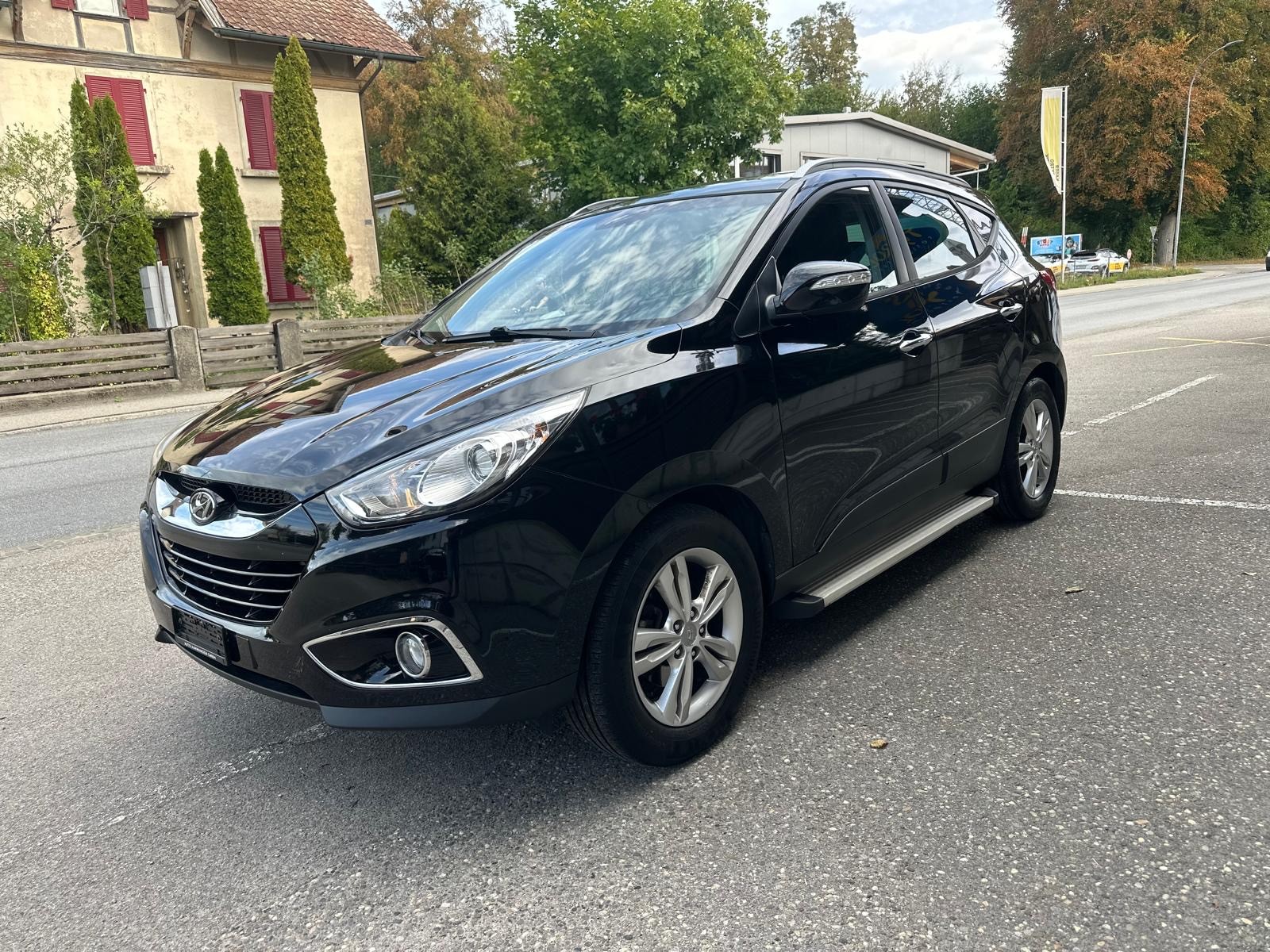 HYUNDAI iX 35 2.0 CRDi Style 4WD Automatic-showroom-element-1