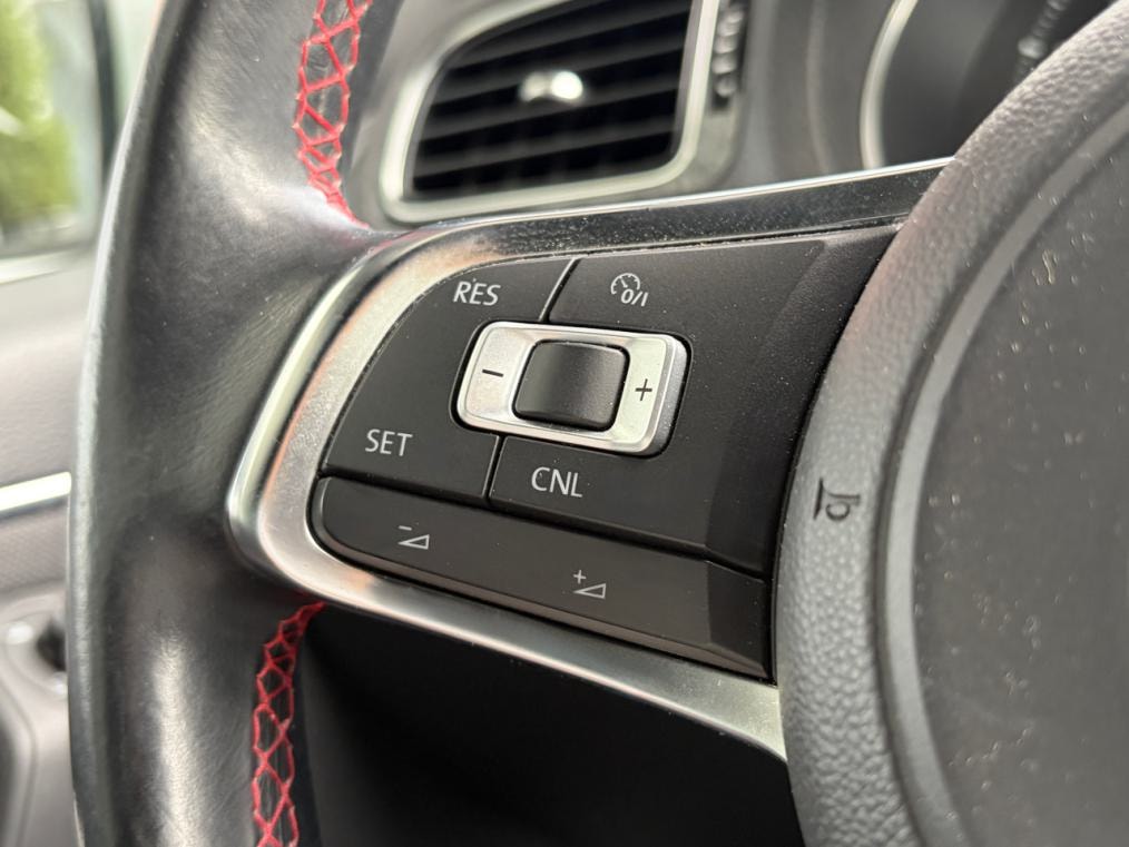 VW Polo 1.8 TSI GTI-image-4