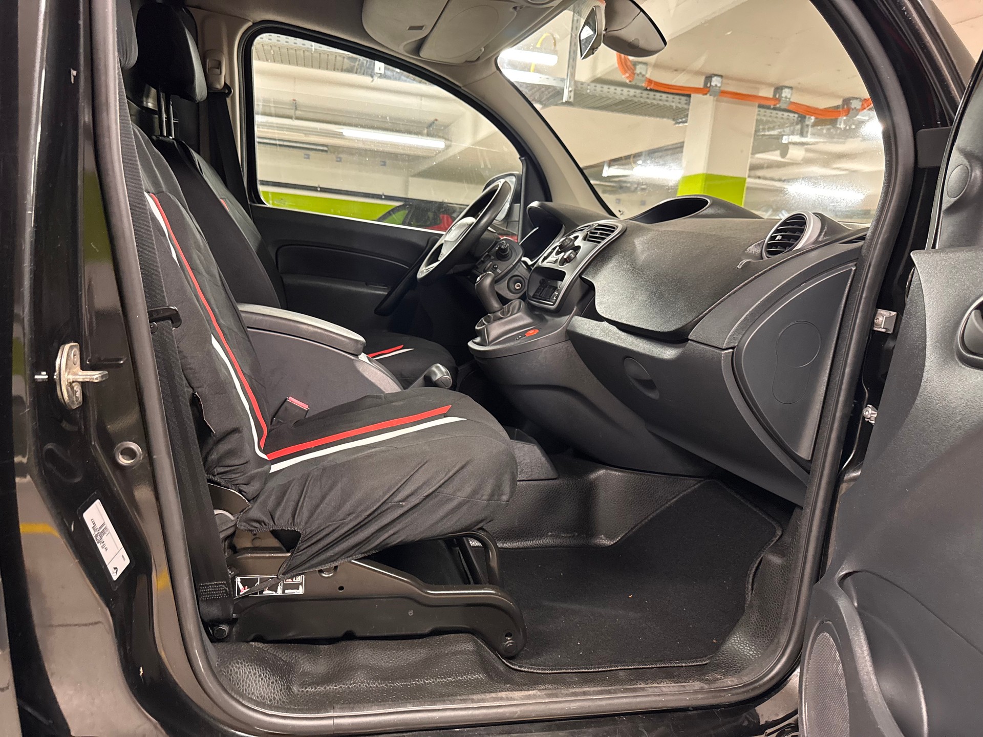 RENAULT Kangoo Maxi dCi 90 Business 2 Plätze-image-10