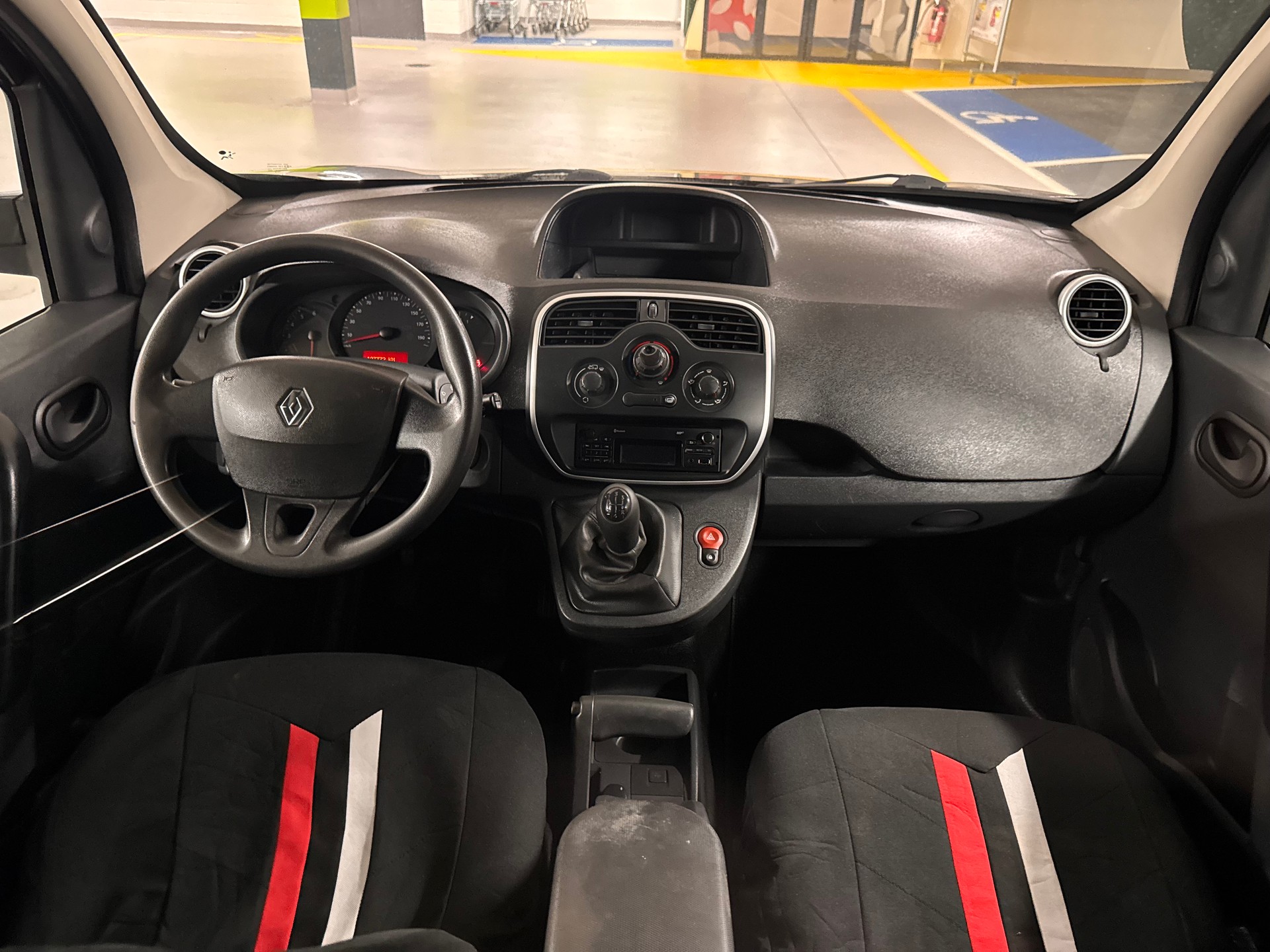 RENAULT Kangoo Maxi dCi 90 Business 2 Plätze-image-11