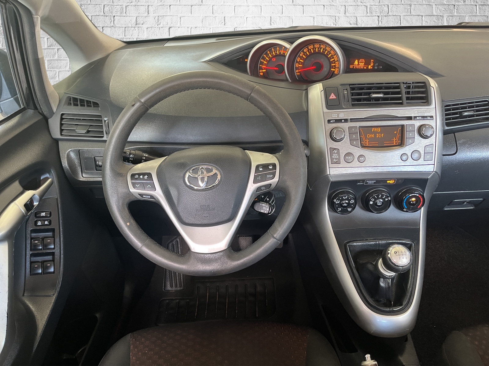 TOYOTA Verso 1.8 Linea Sol-image-12