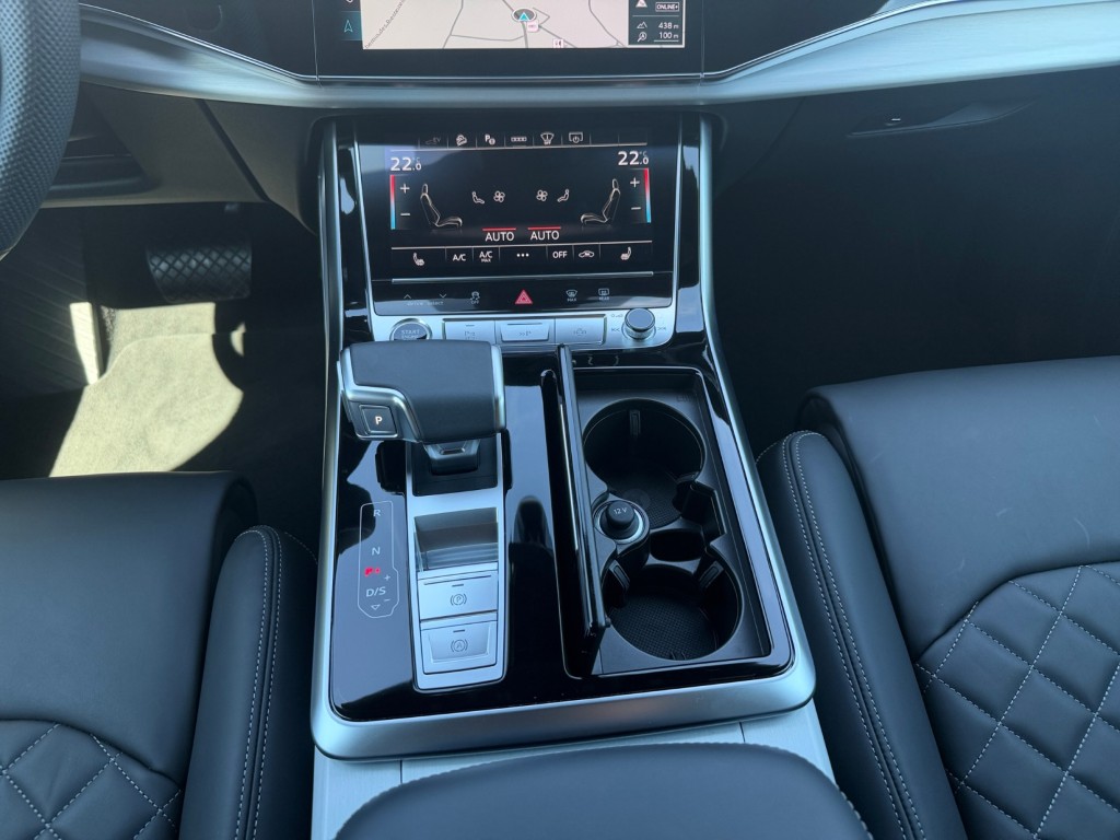 AUDI Q7 SUV TFSI e quattro 290 kW S line tiptronic-image-14