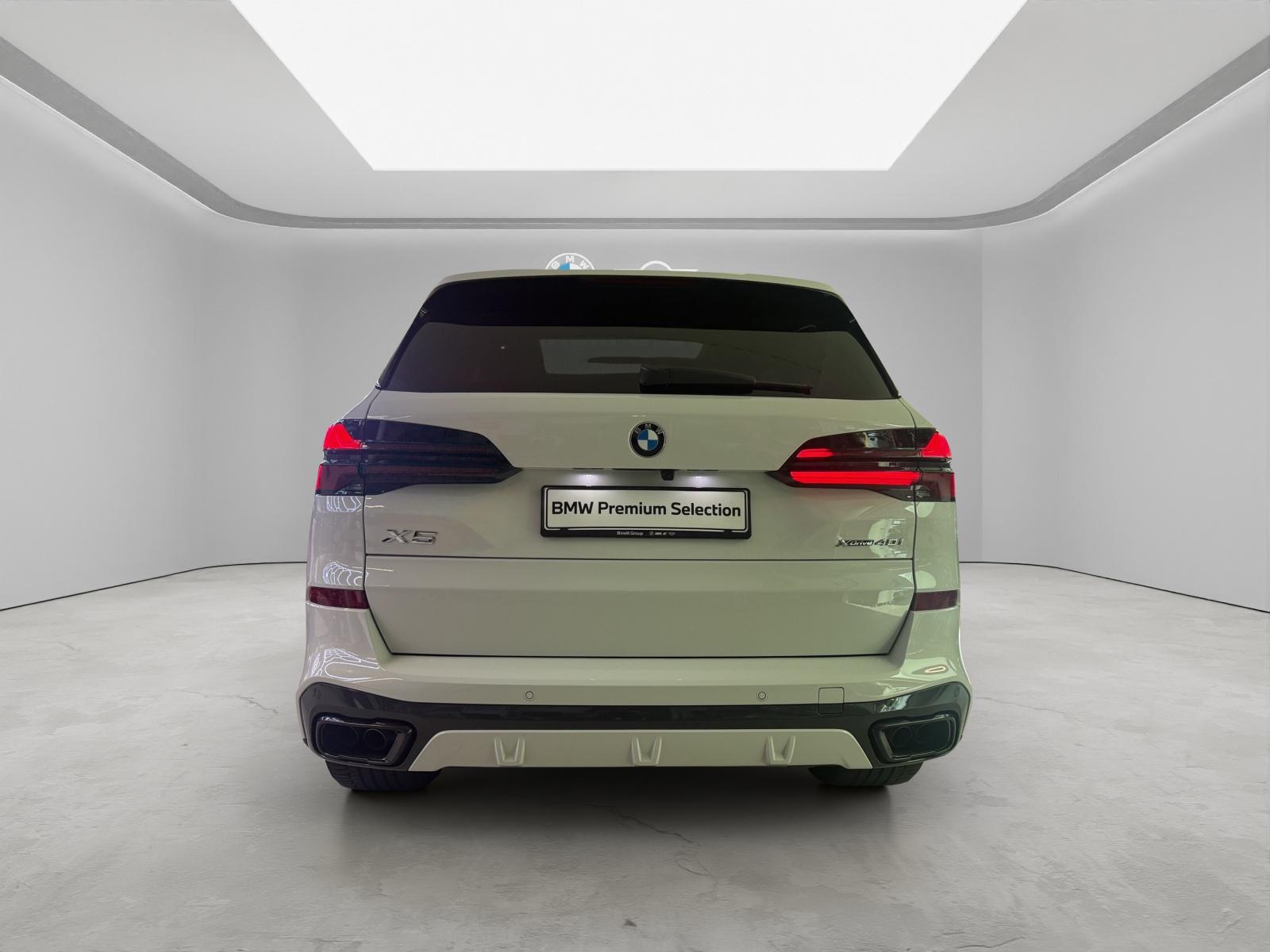BMW X5 40i xDrive M-SportPaketPro-showroom-element-3