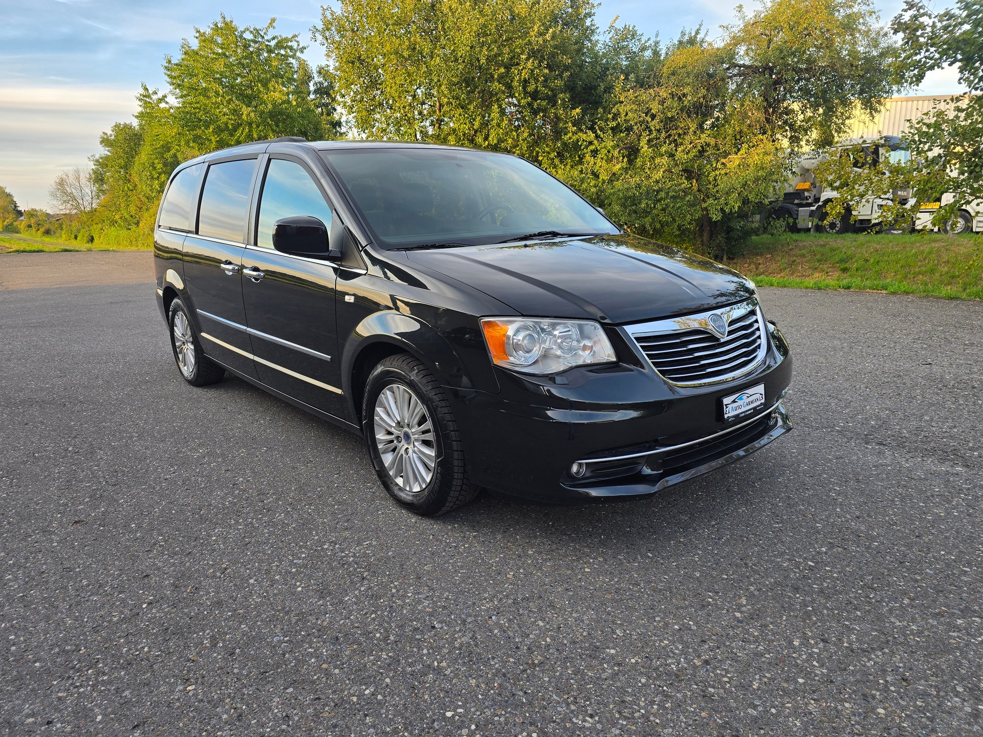 LANCIA Voyager 3.6 V6 Gold Automatic-showroom-element-1
