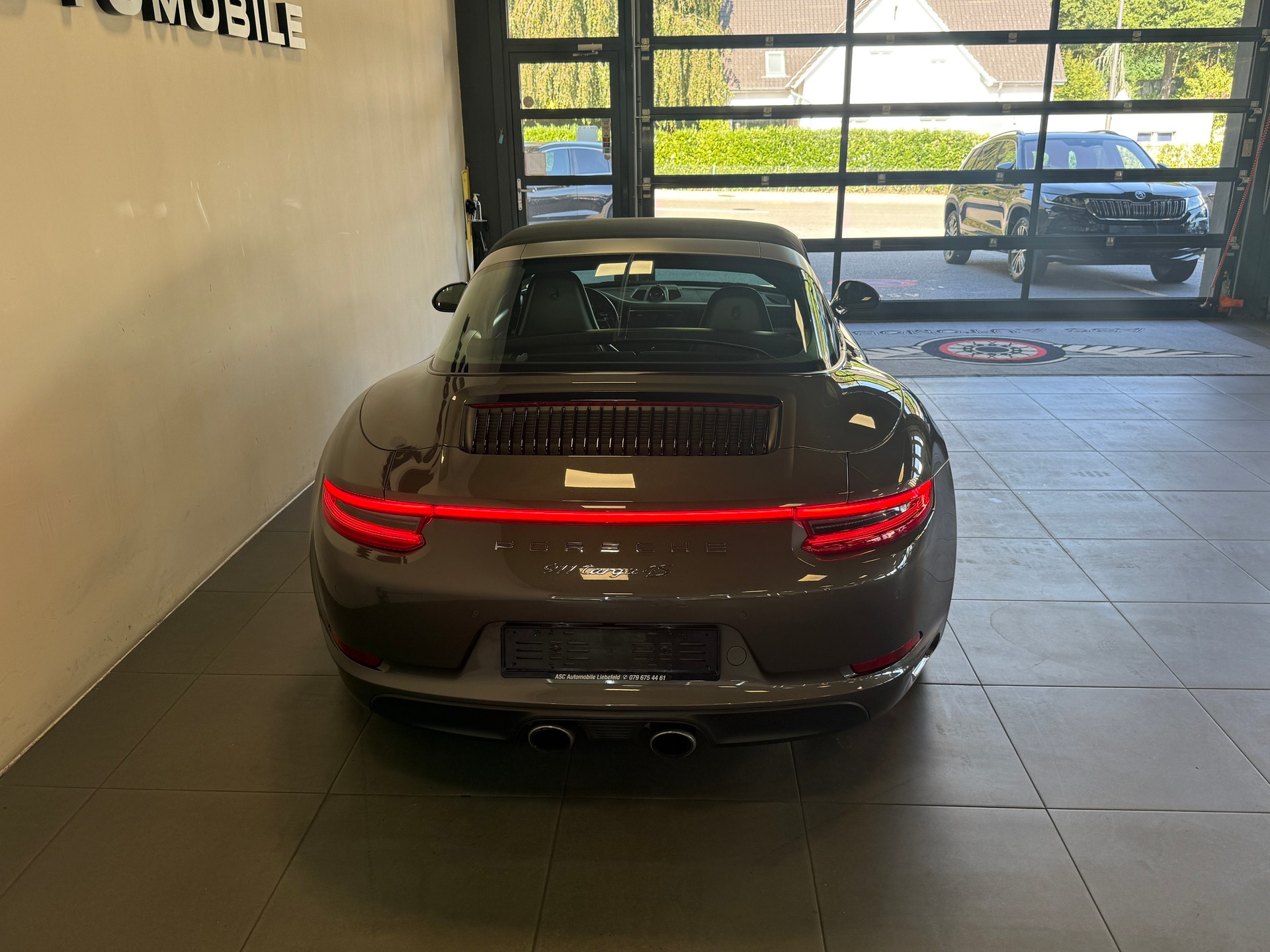 PORSCHE 911 Targa 4S-image-4