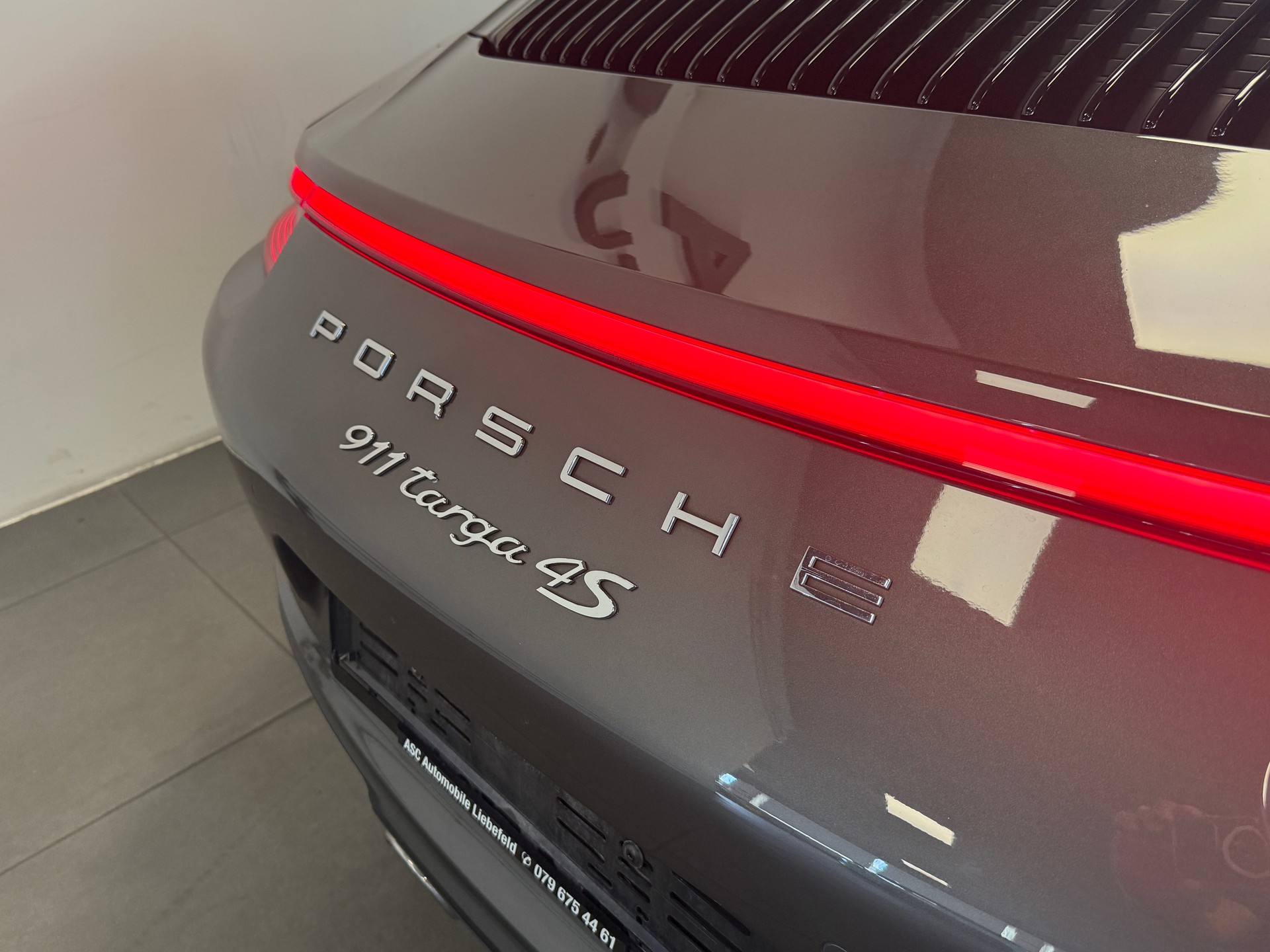 PORSCHE 911 Targa 4S-image-5