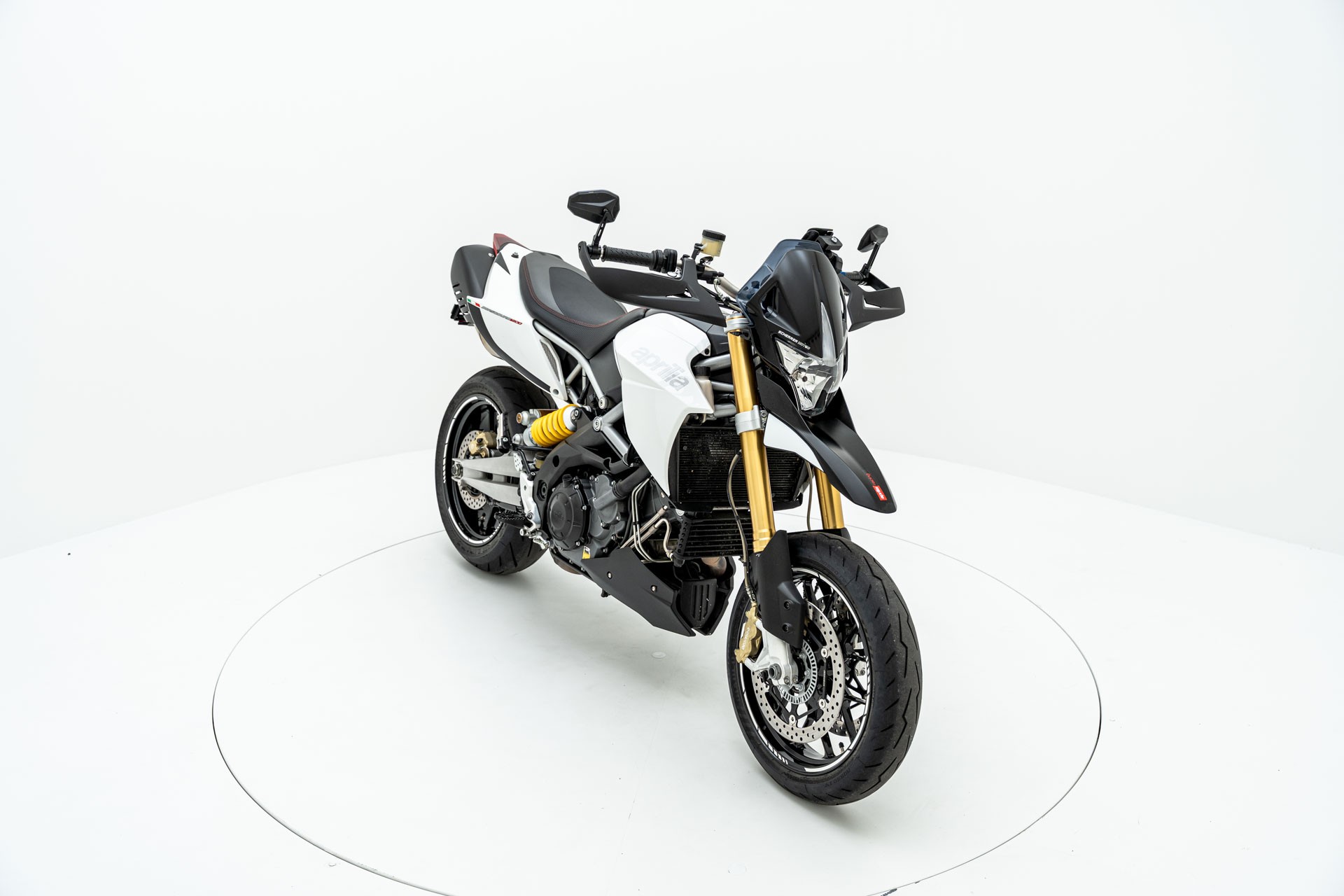APRILIA Dorsoduro 1200-image-1
