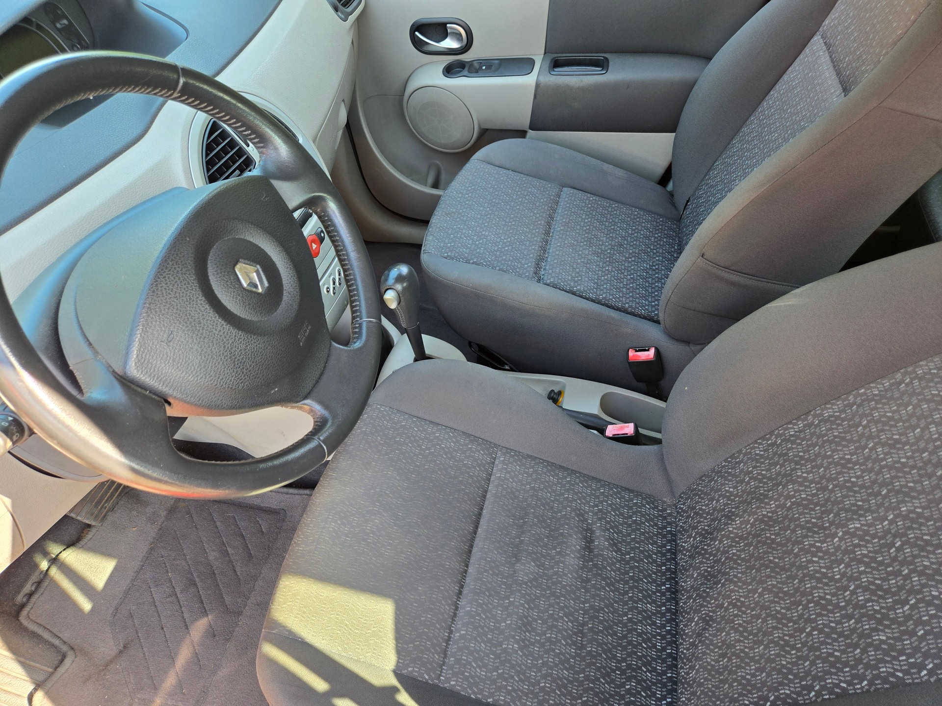 RENAULT Modus 1.6 16V Dynamique Luxe-image-9