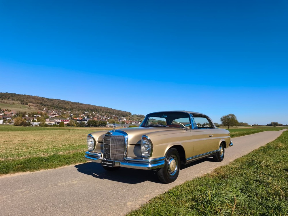 MERCEDES-BENZ 220 SEb Coupé