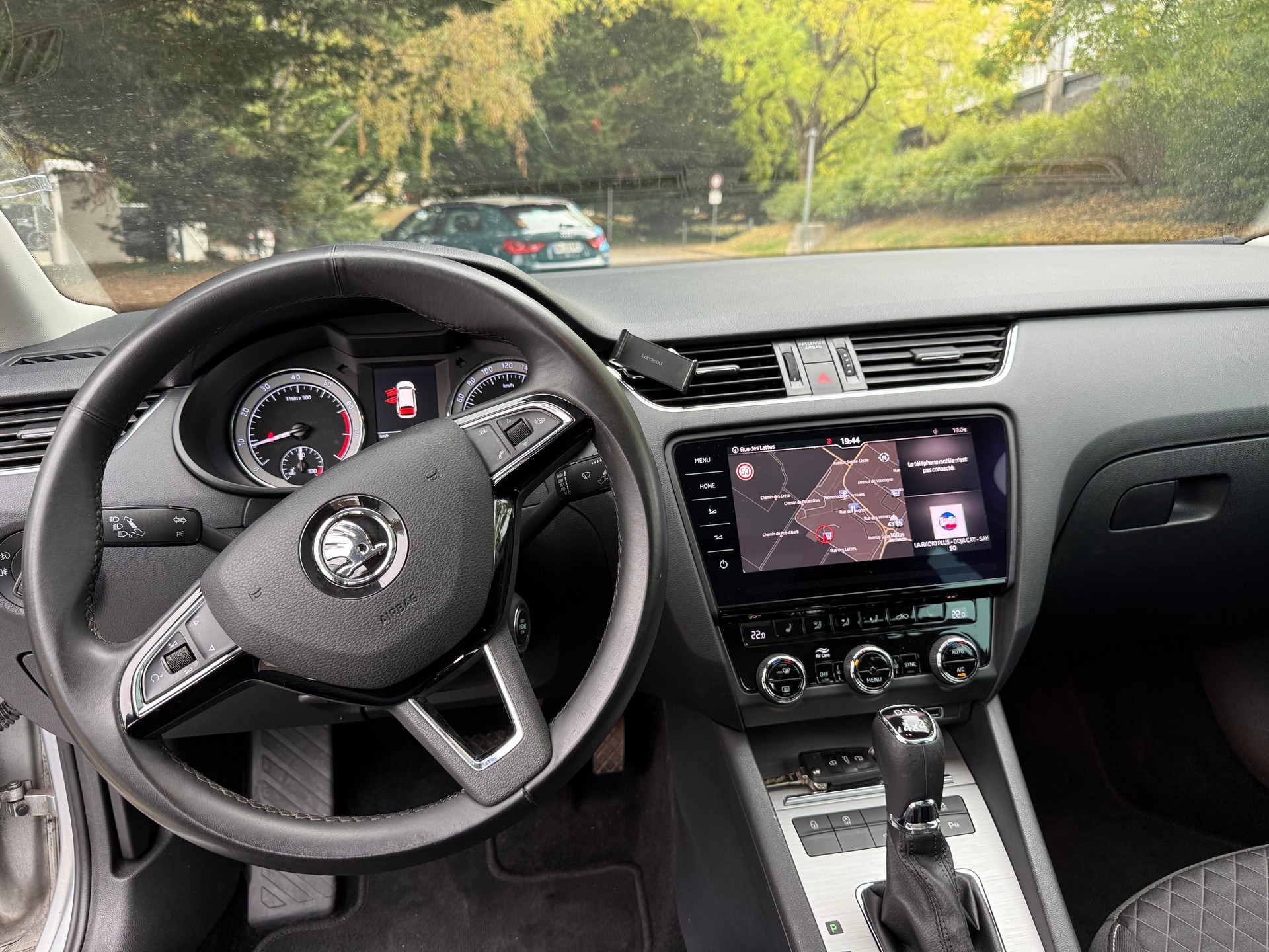 SKODA Octavia Combi 1.8 TSI Ambition 4x4 DSG-image-4