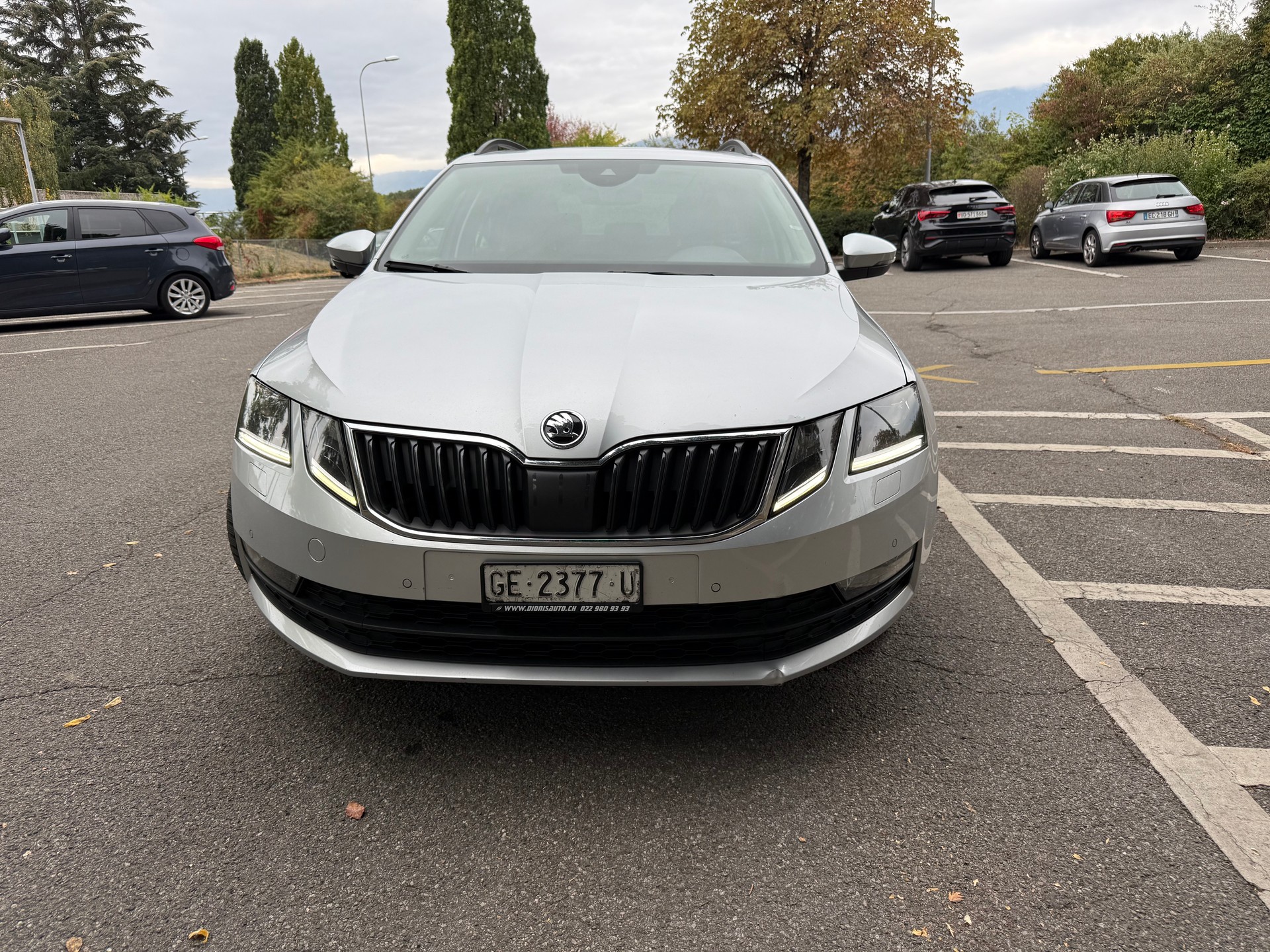 SKODA Octavia Combi 1.8 TSI Ambition 4x4 DSG-image-1