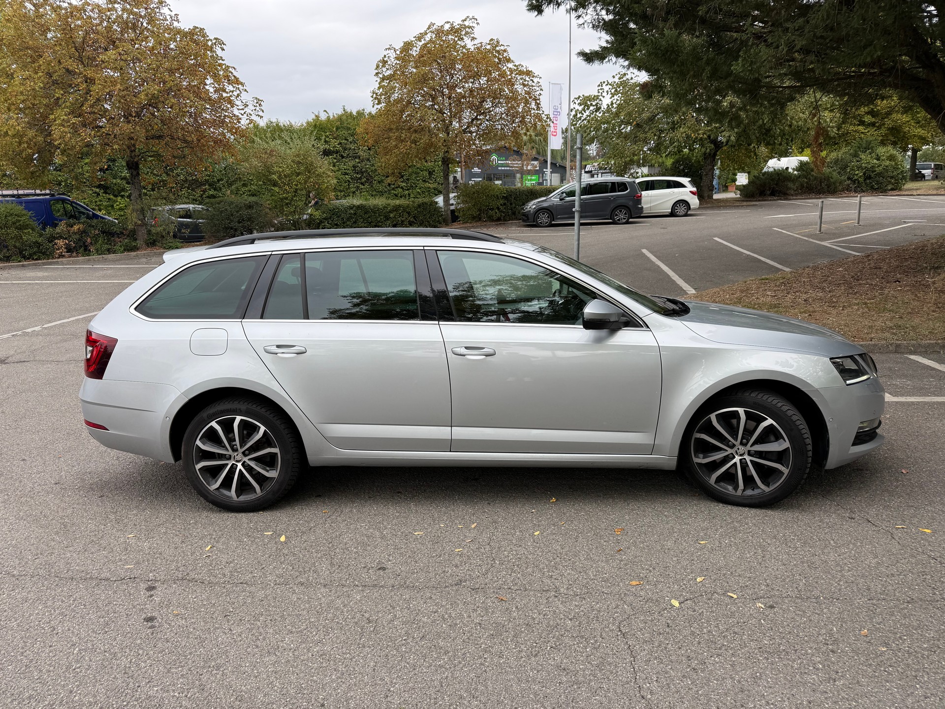 SKODA Octavia Combi 1.8 TSI Ambition 4x4 DSG-image-7