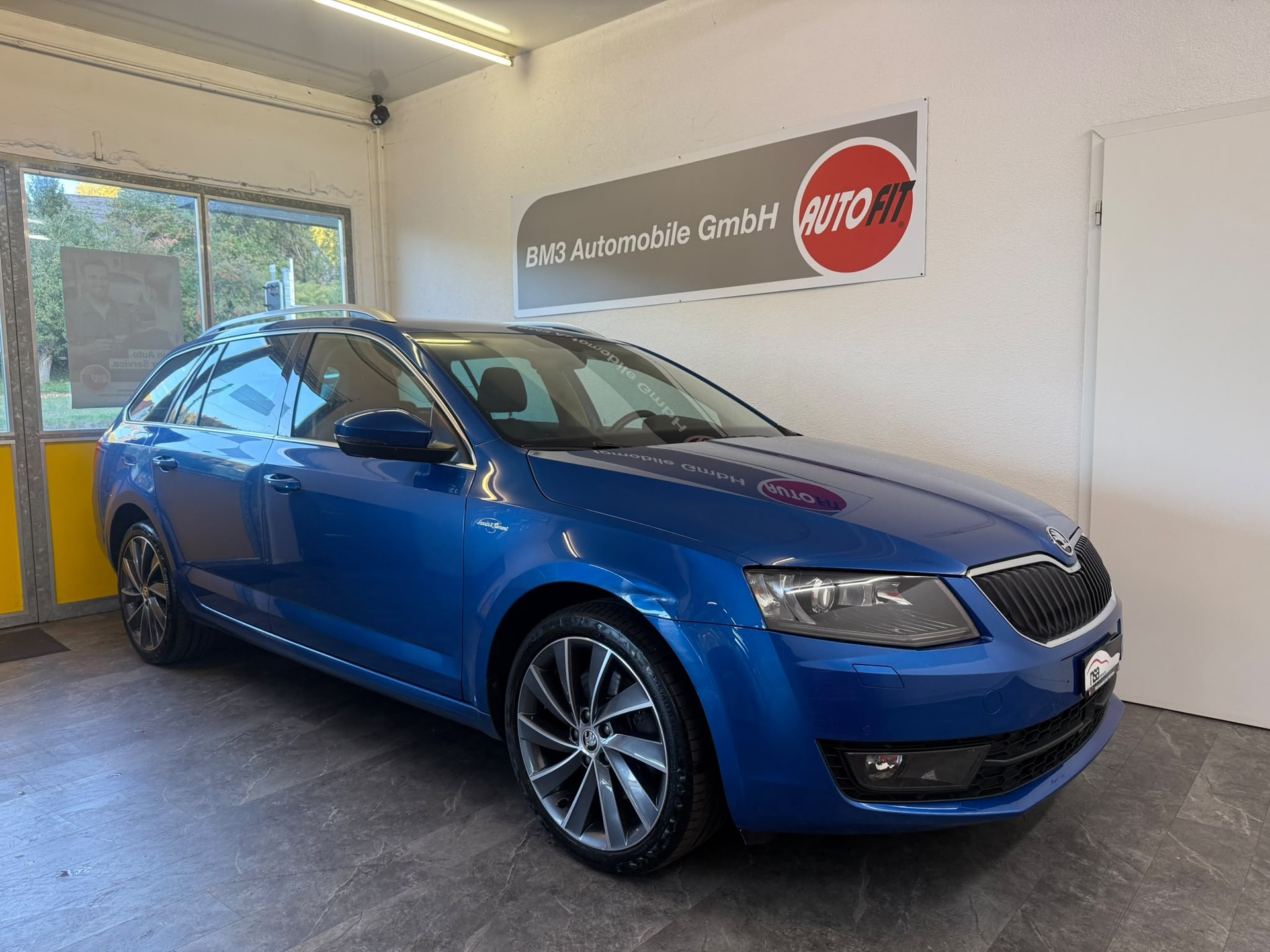 SKODA Octavia Combi 1.8 TSI Ambition 4x4 DSG-image-6