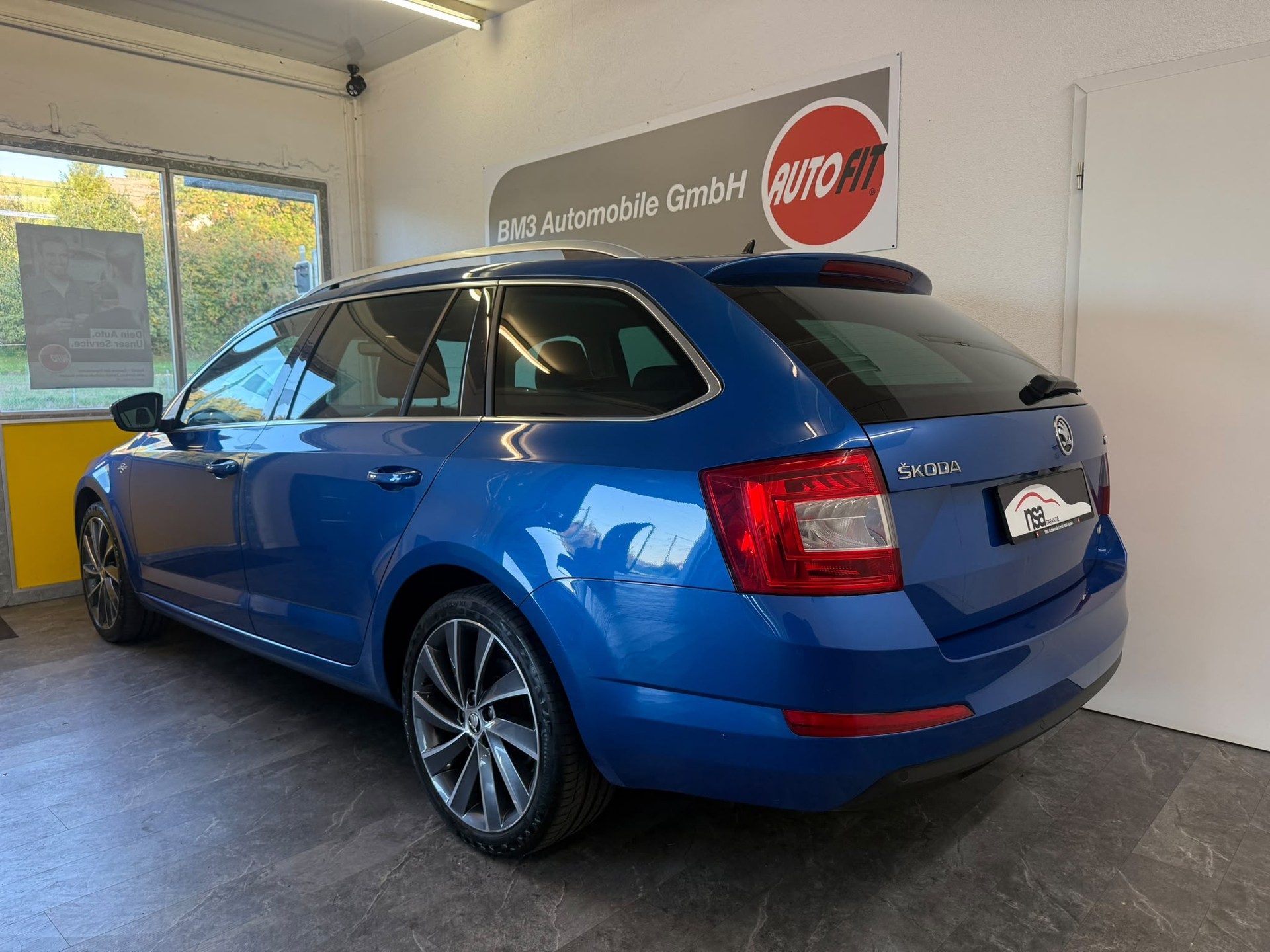 SKODA Octavia Combi 1.8 TSI Ambition 4x4 DSG-image-2