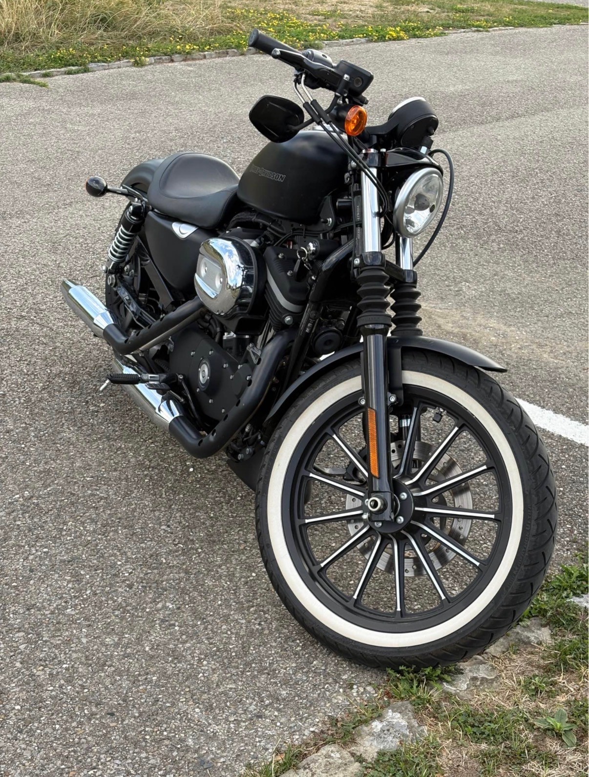 HARLEY-DAVIDSON XL 883 N Sportster Iron-image-1