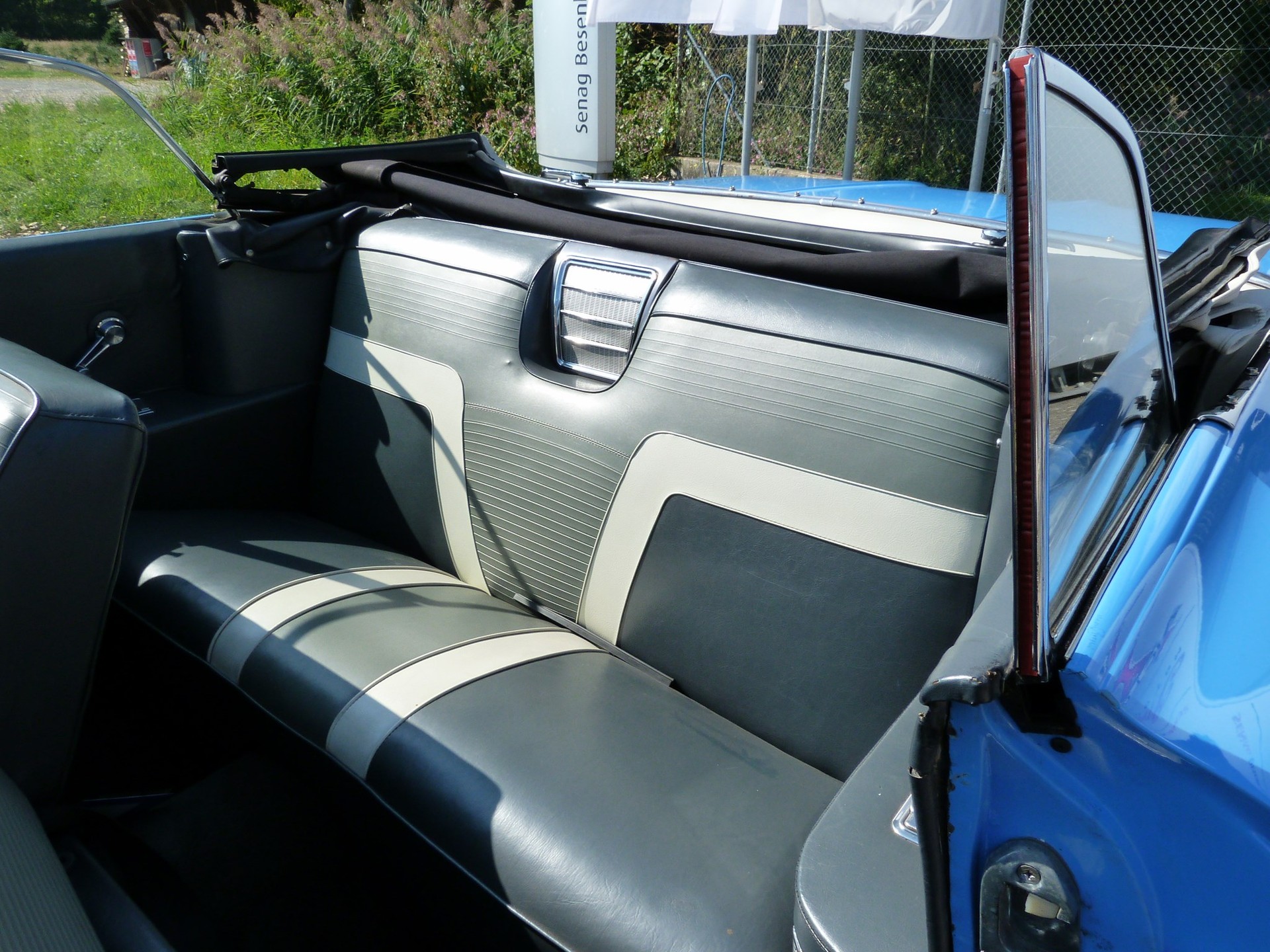 OLDSMOBILE 88-image-12